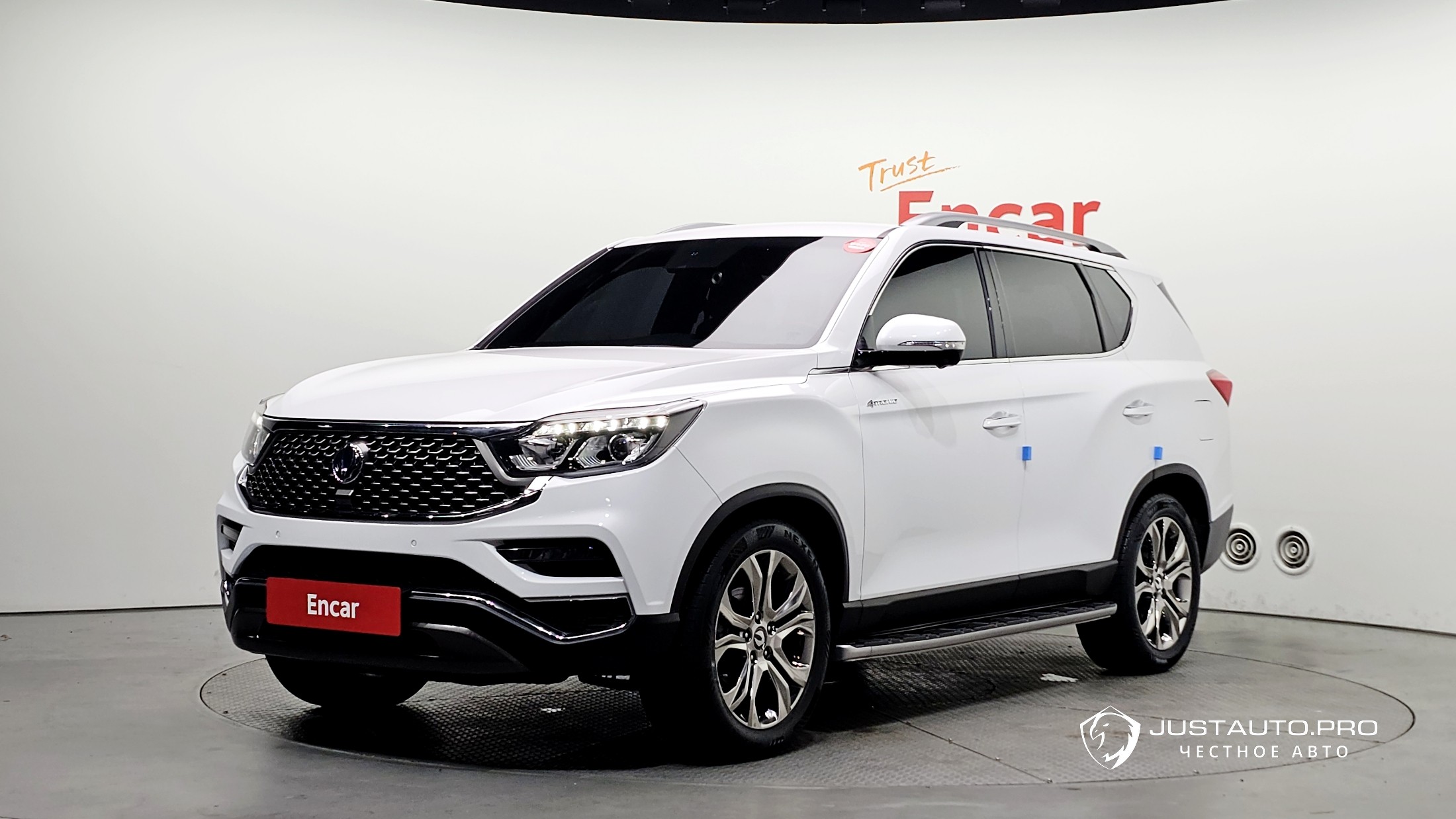 Автомобиль KG_Mobility_Ssangyong Rexton