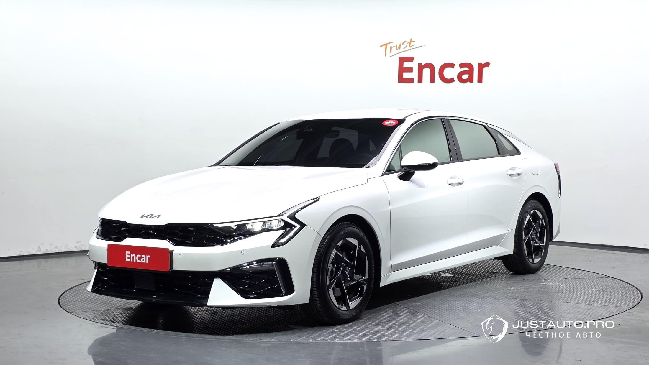 Автомобиль Kia K5