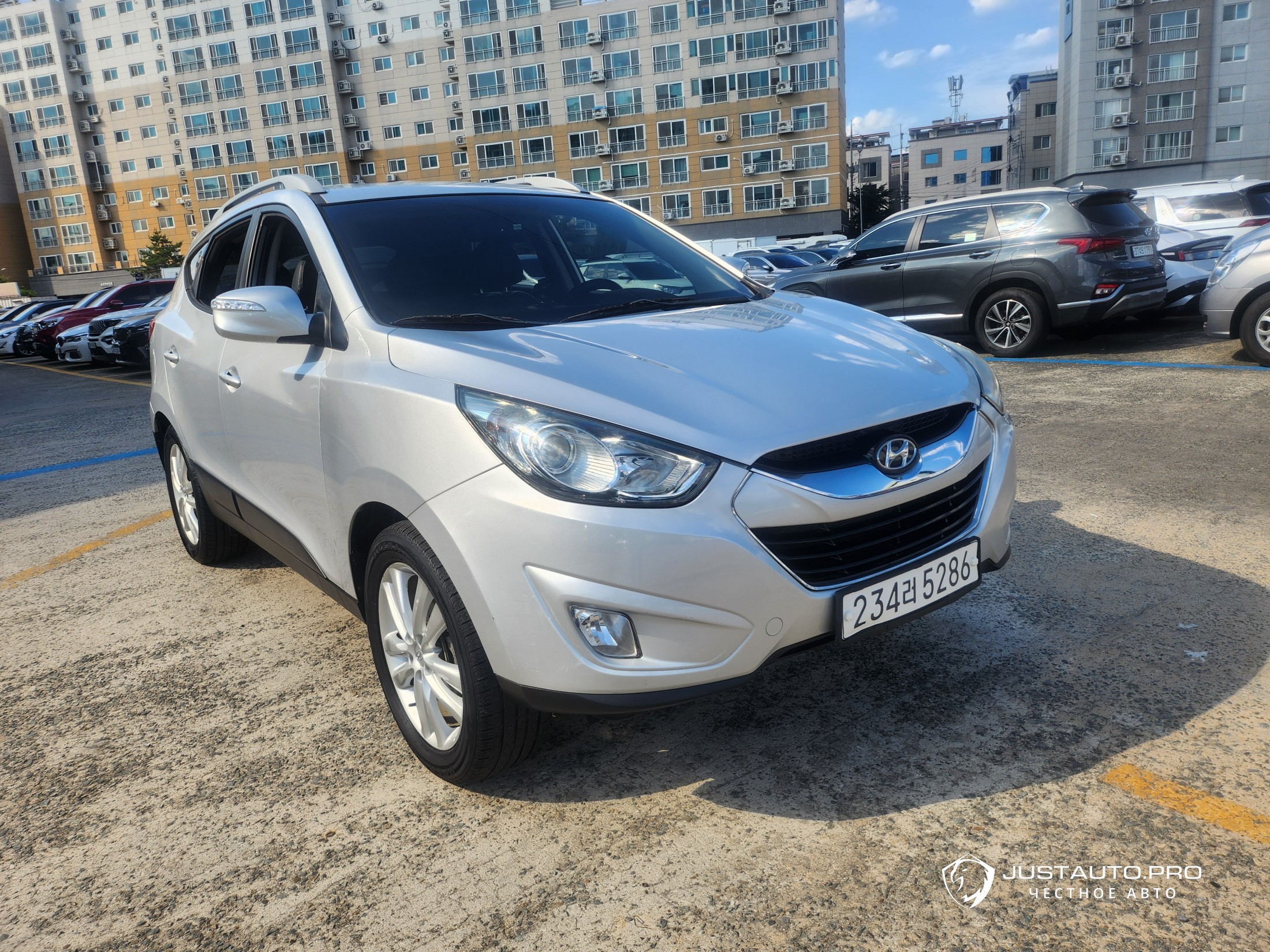 Автомобиль Hyundai Tucson