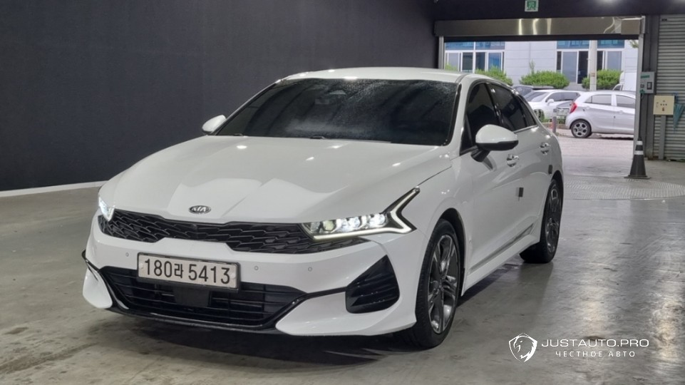 Автомобиль Kia K5