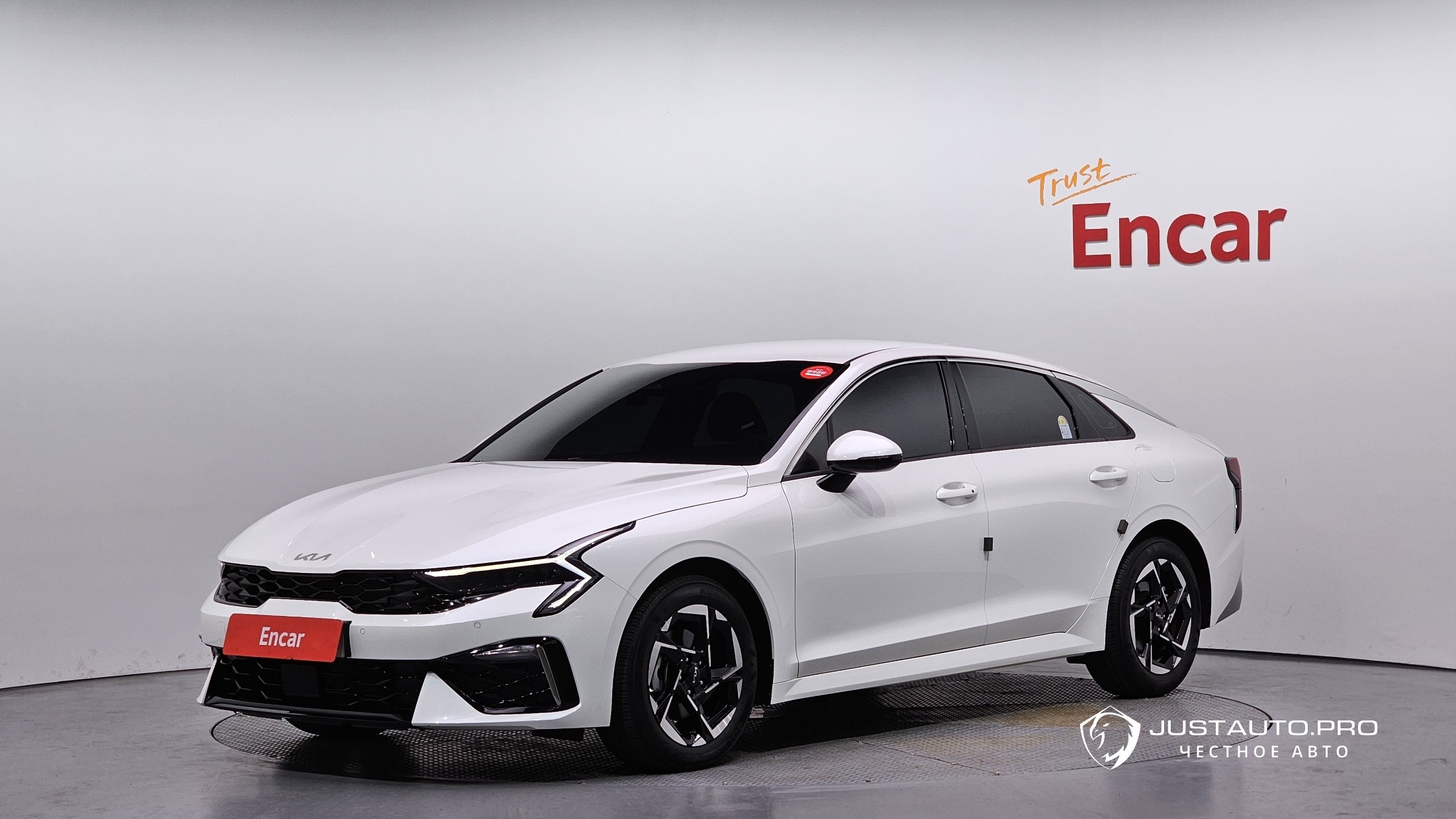 Автомобиль Kia K5