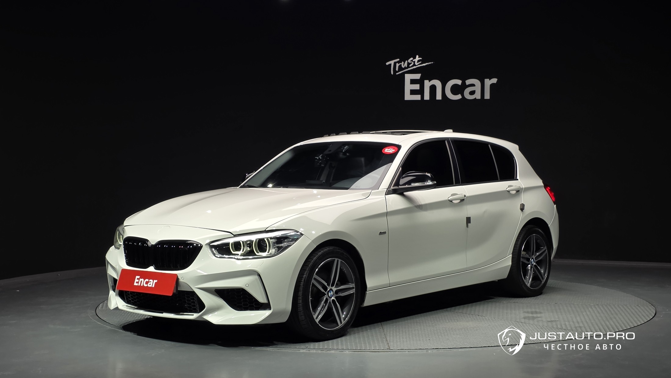 Автомобиль BMW 1-Series