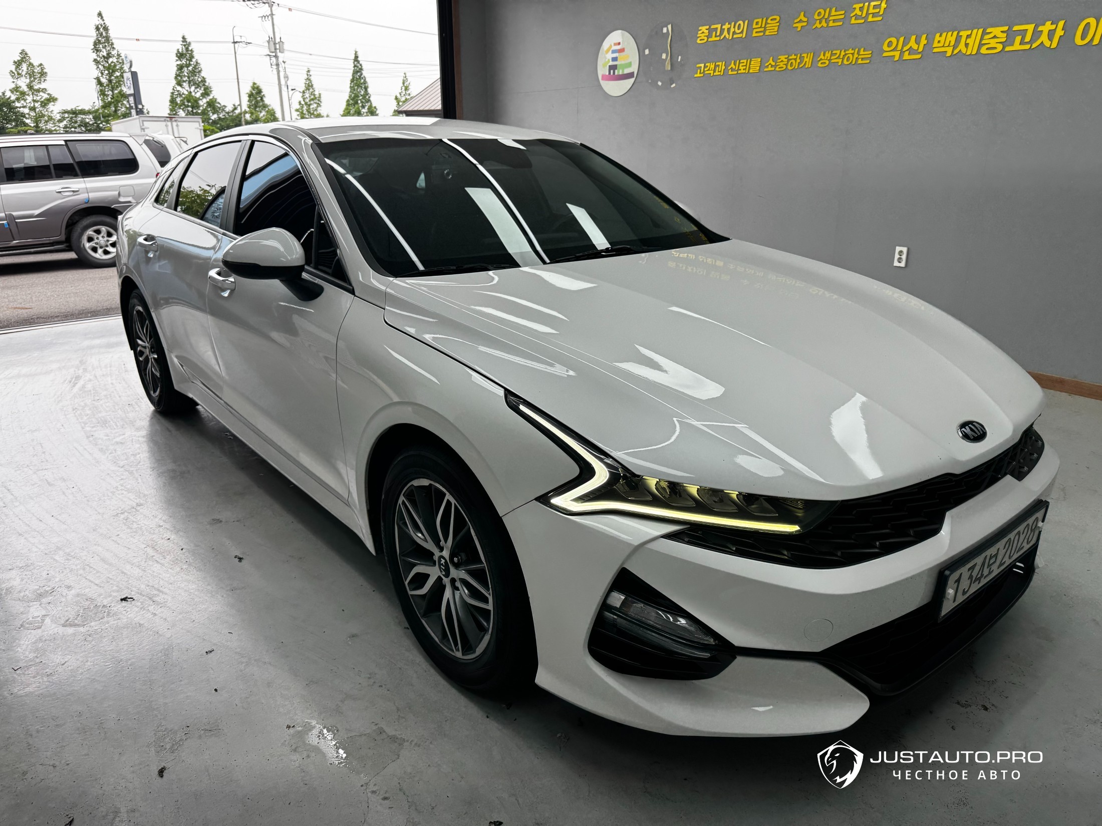 Автомобиль Kia K5
