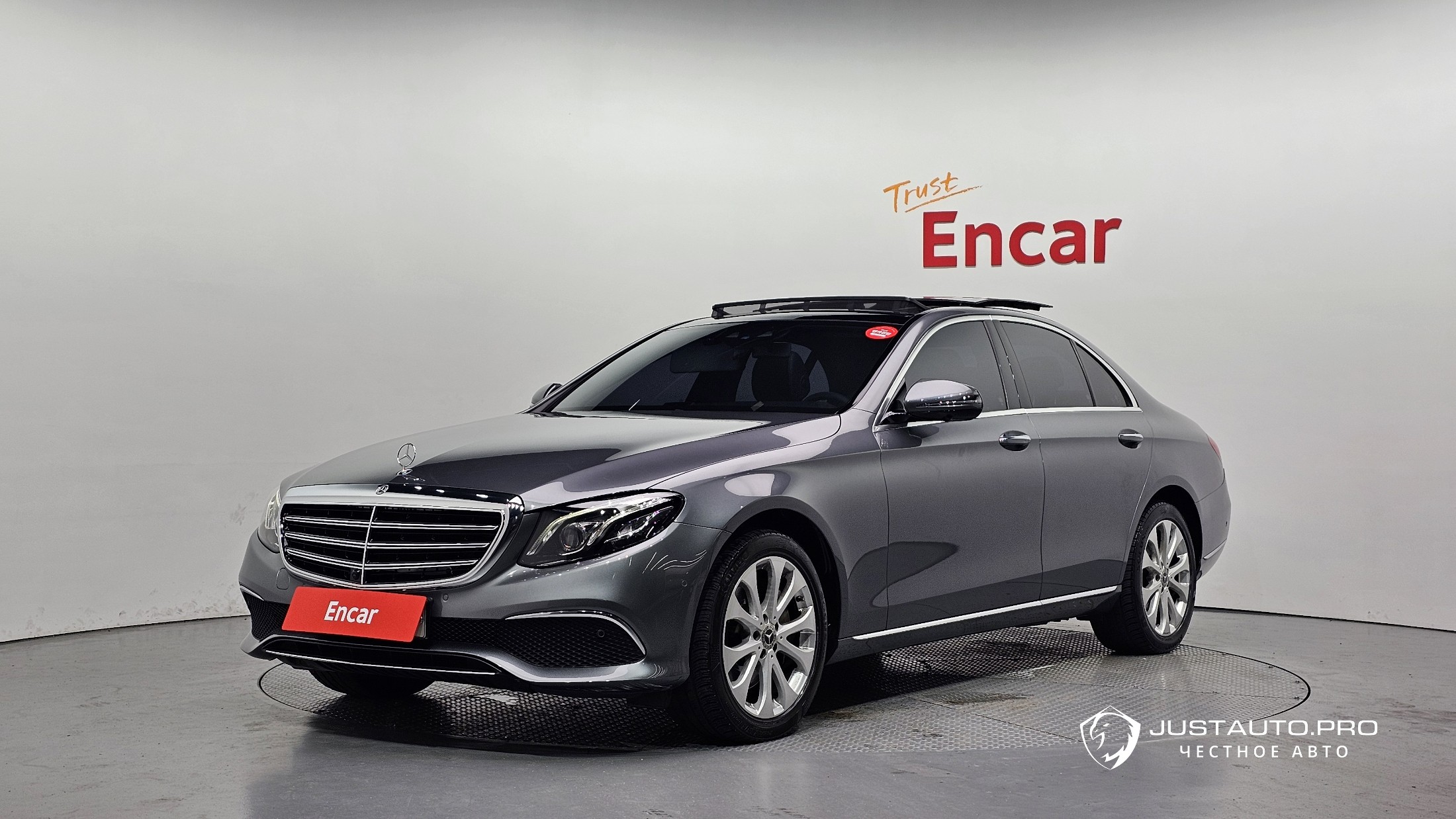 Автомобиль Mercedes-Benz E-Class