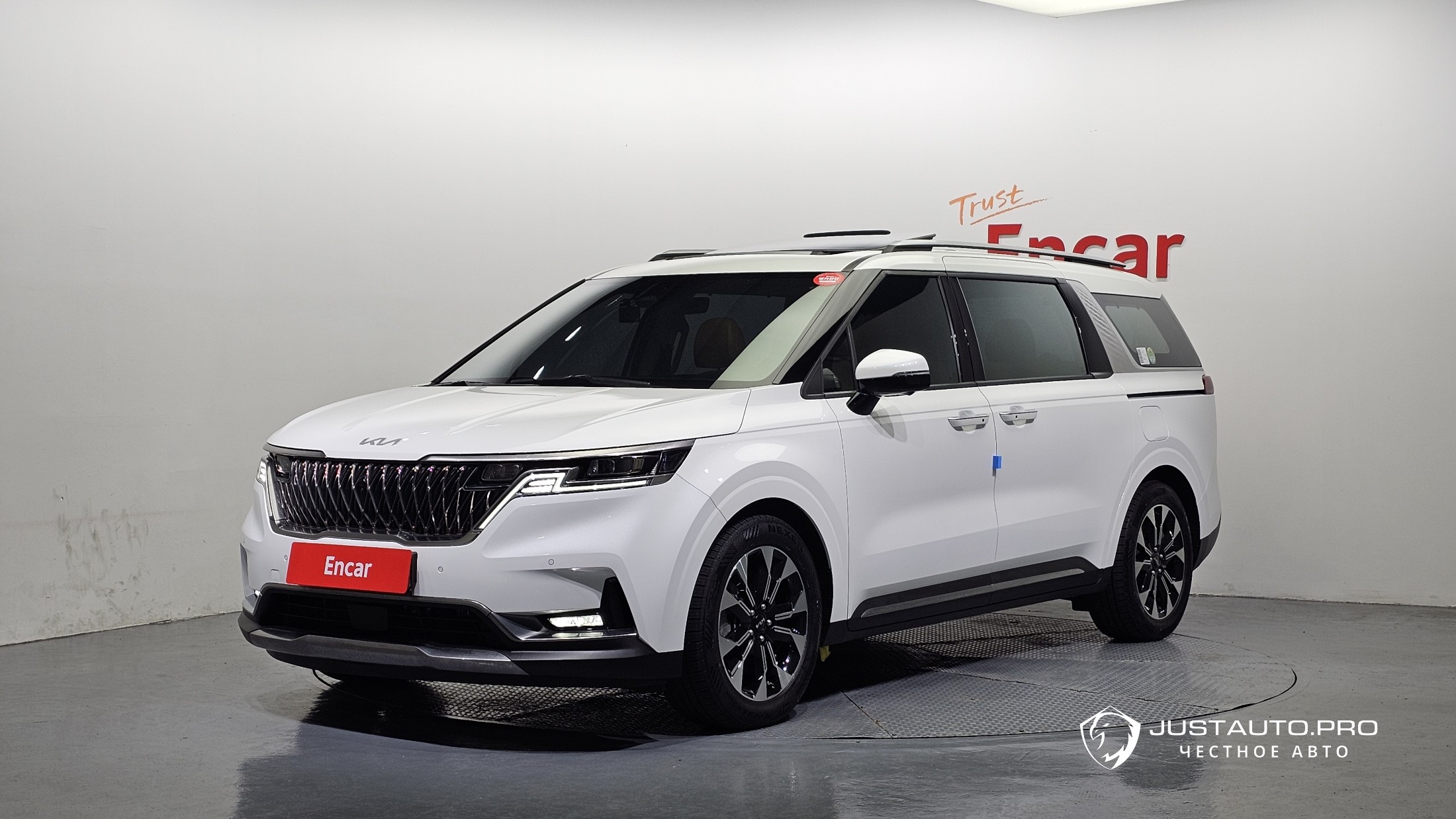 Автомобиль Kia Canival