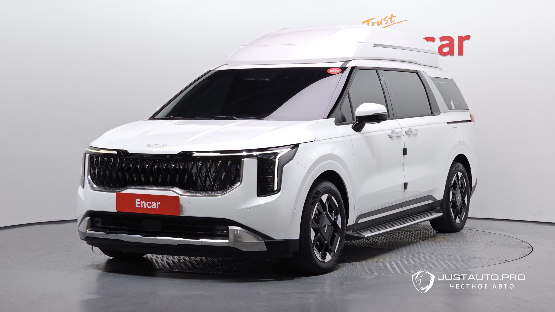 Автомобиль Kia Canival