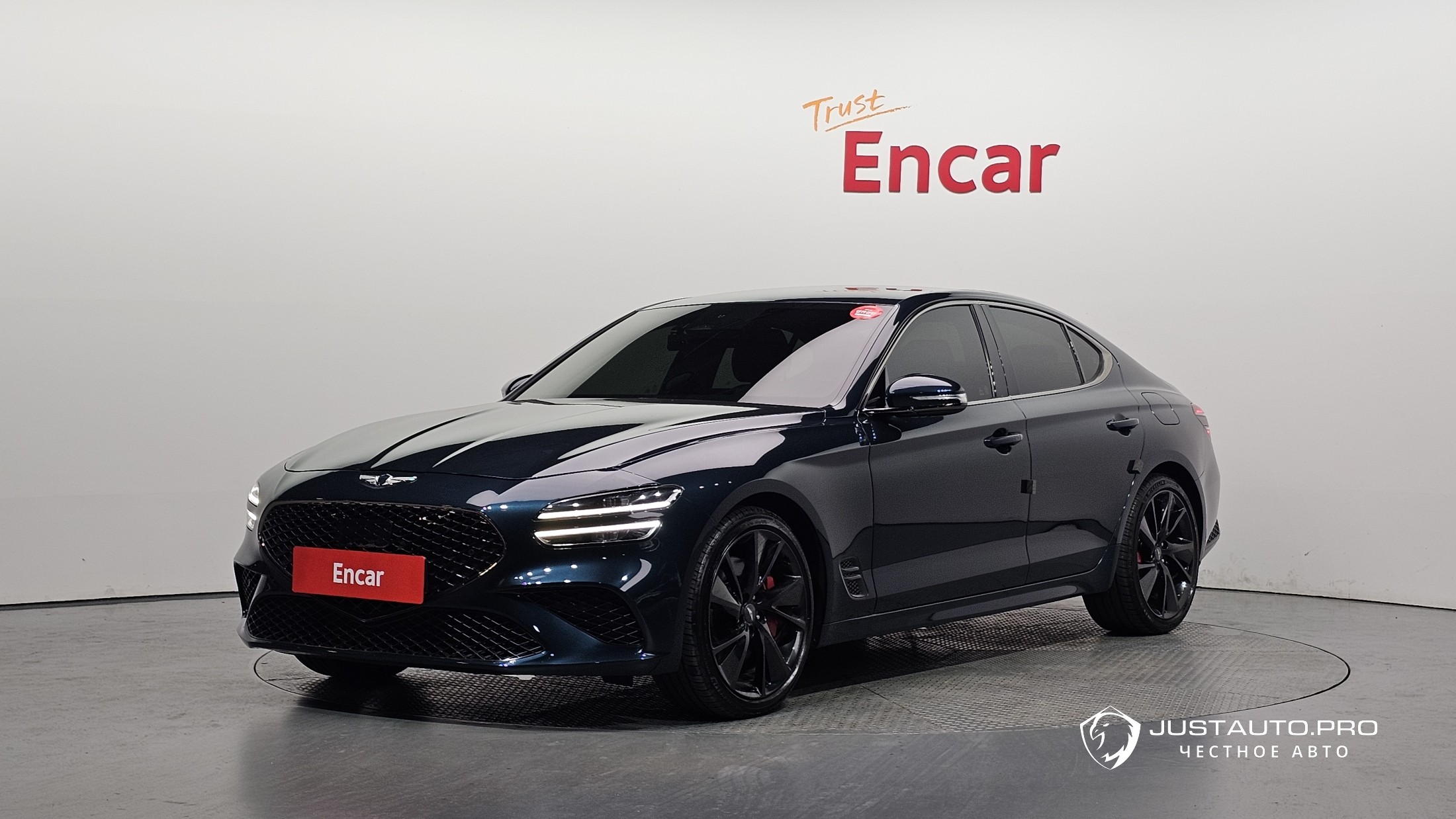 Автомобиль Genesis G70