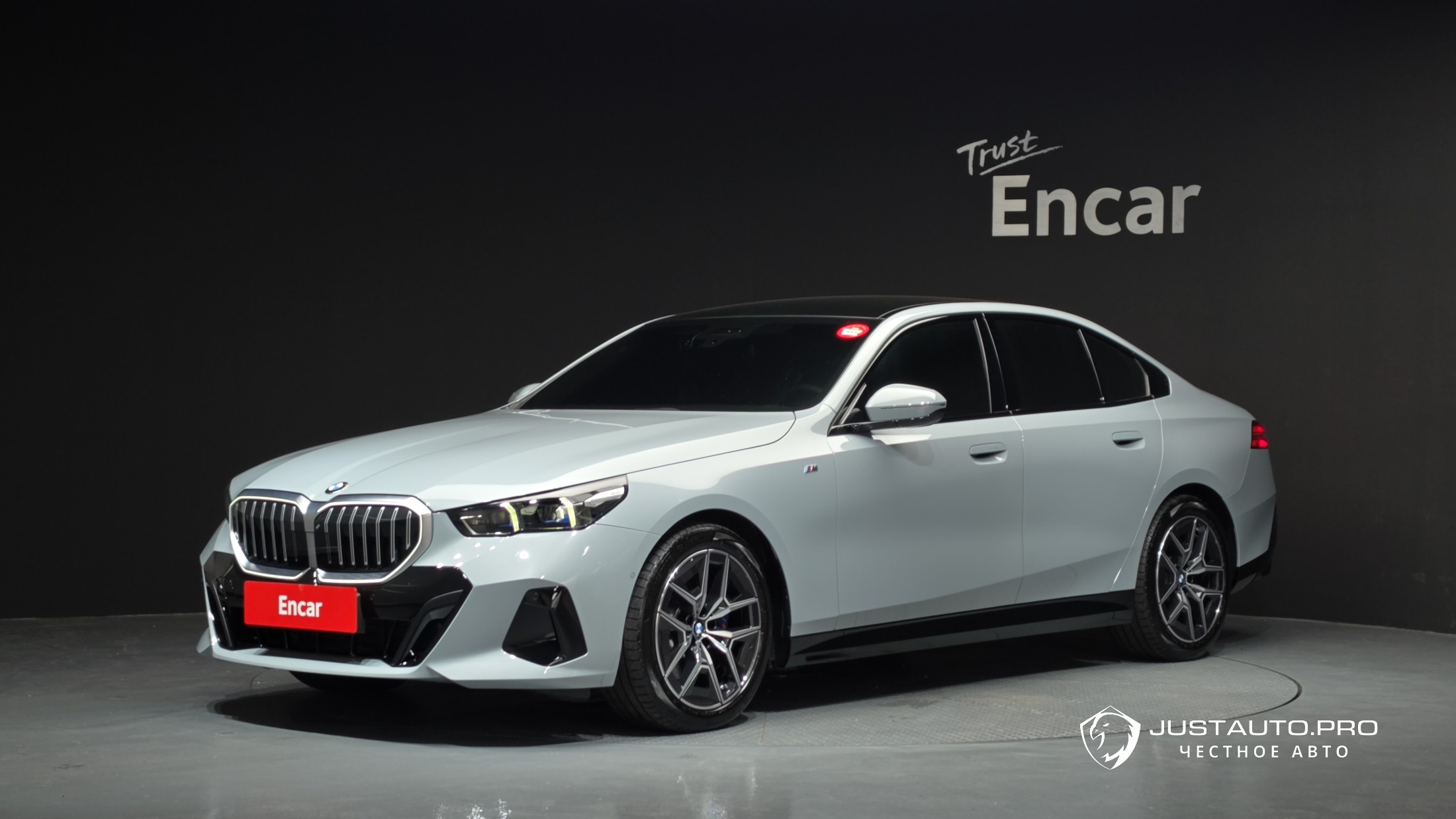 Автомобиль BMW 5-Series