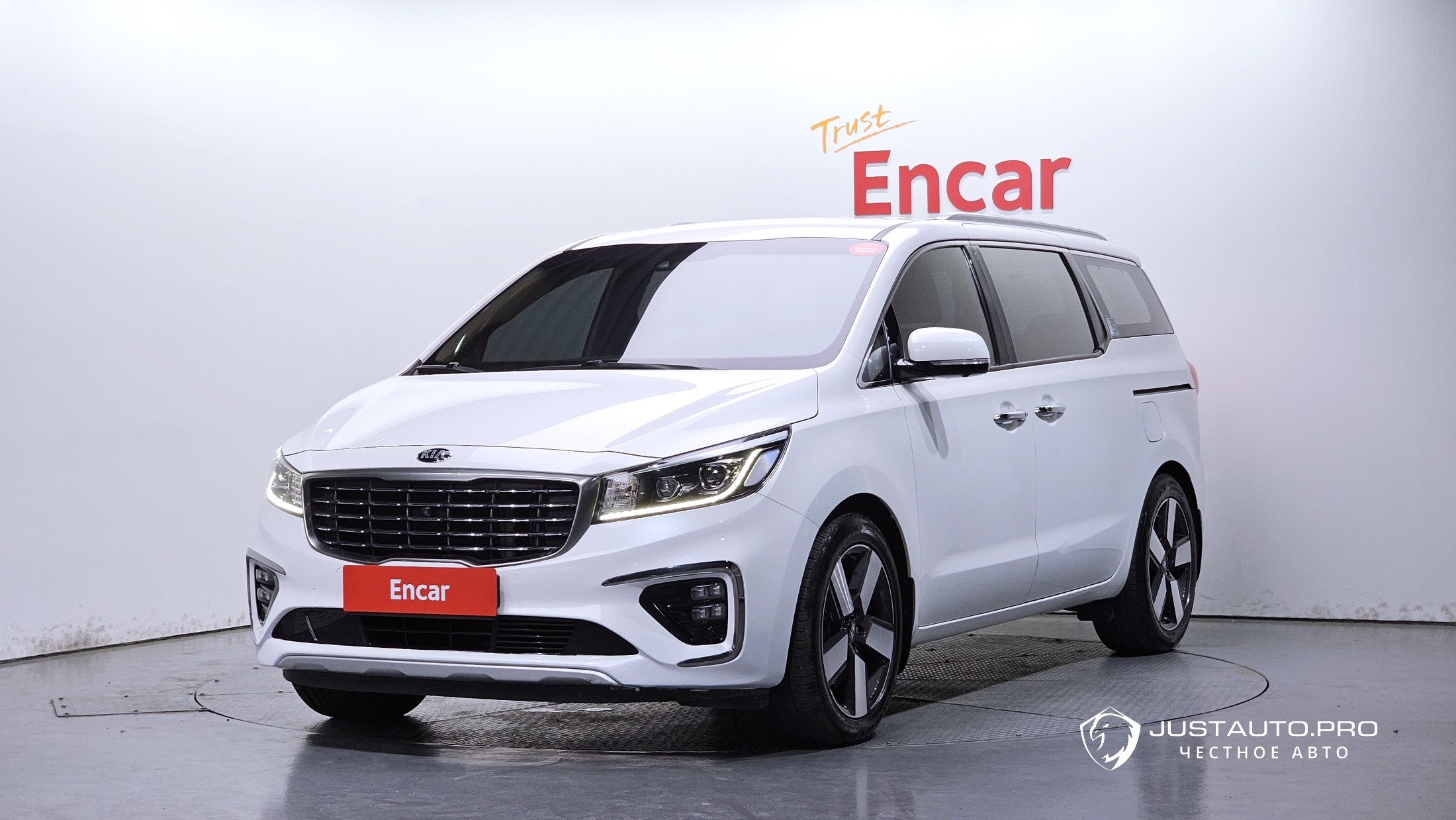 Автомобиль Kia Canival