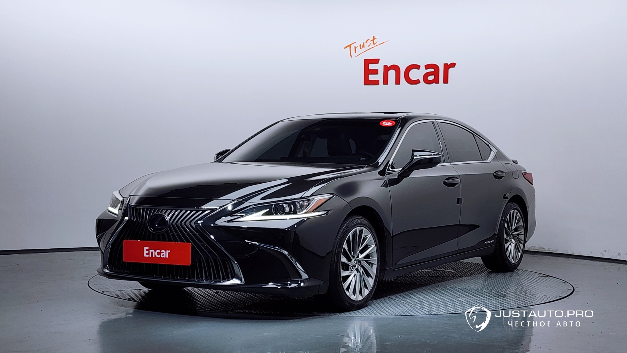 Автомобиль Lexus ES