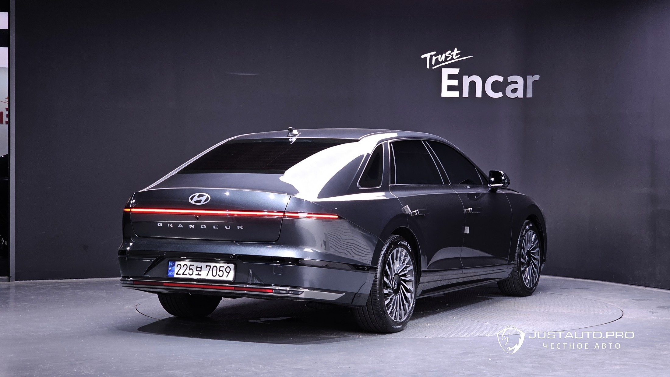 Автомобиль Hyundai Grandeur