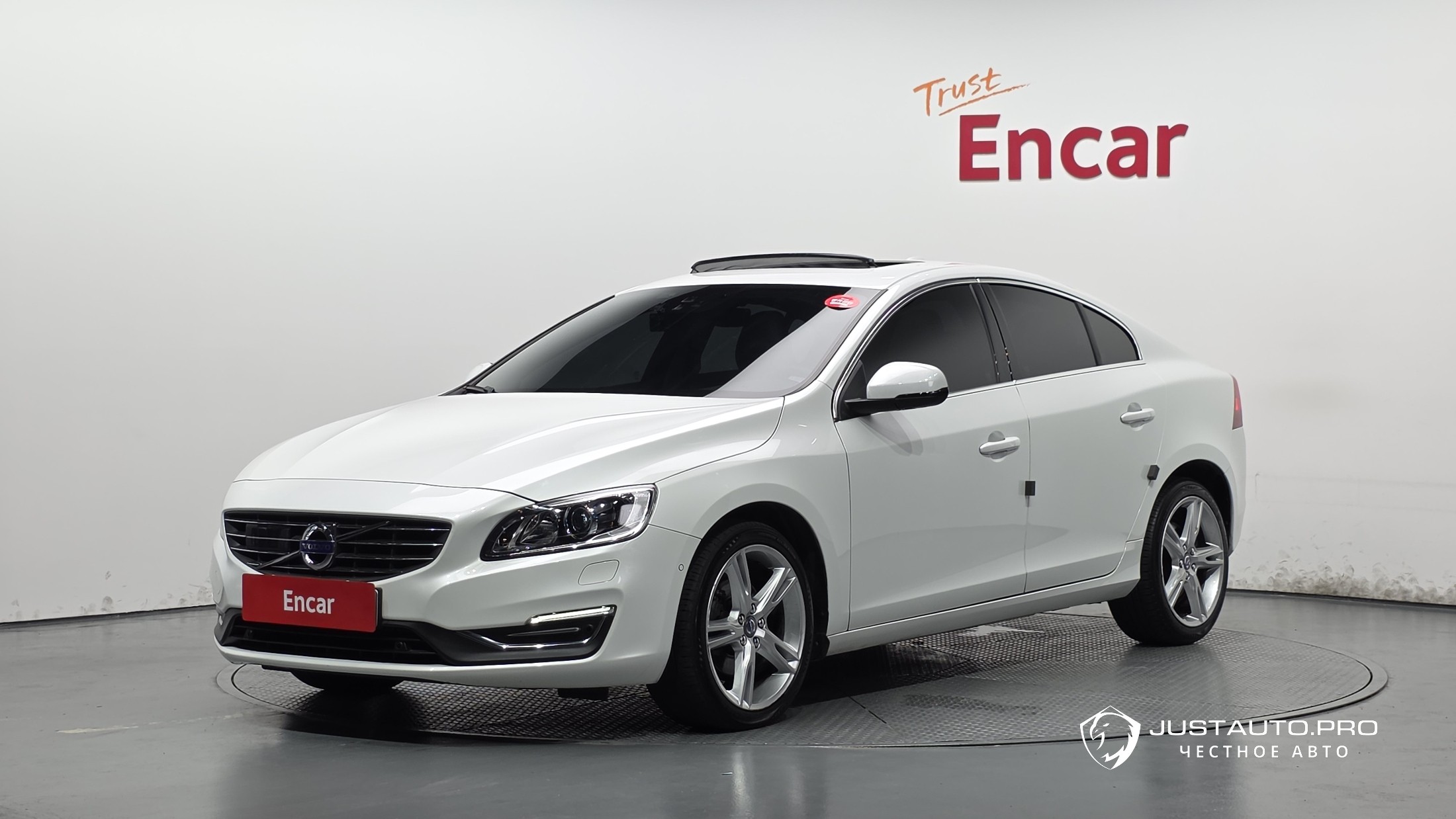 Автомобиль Volvo S60