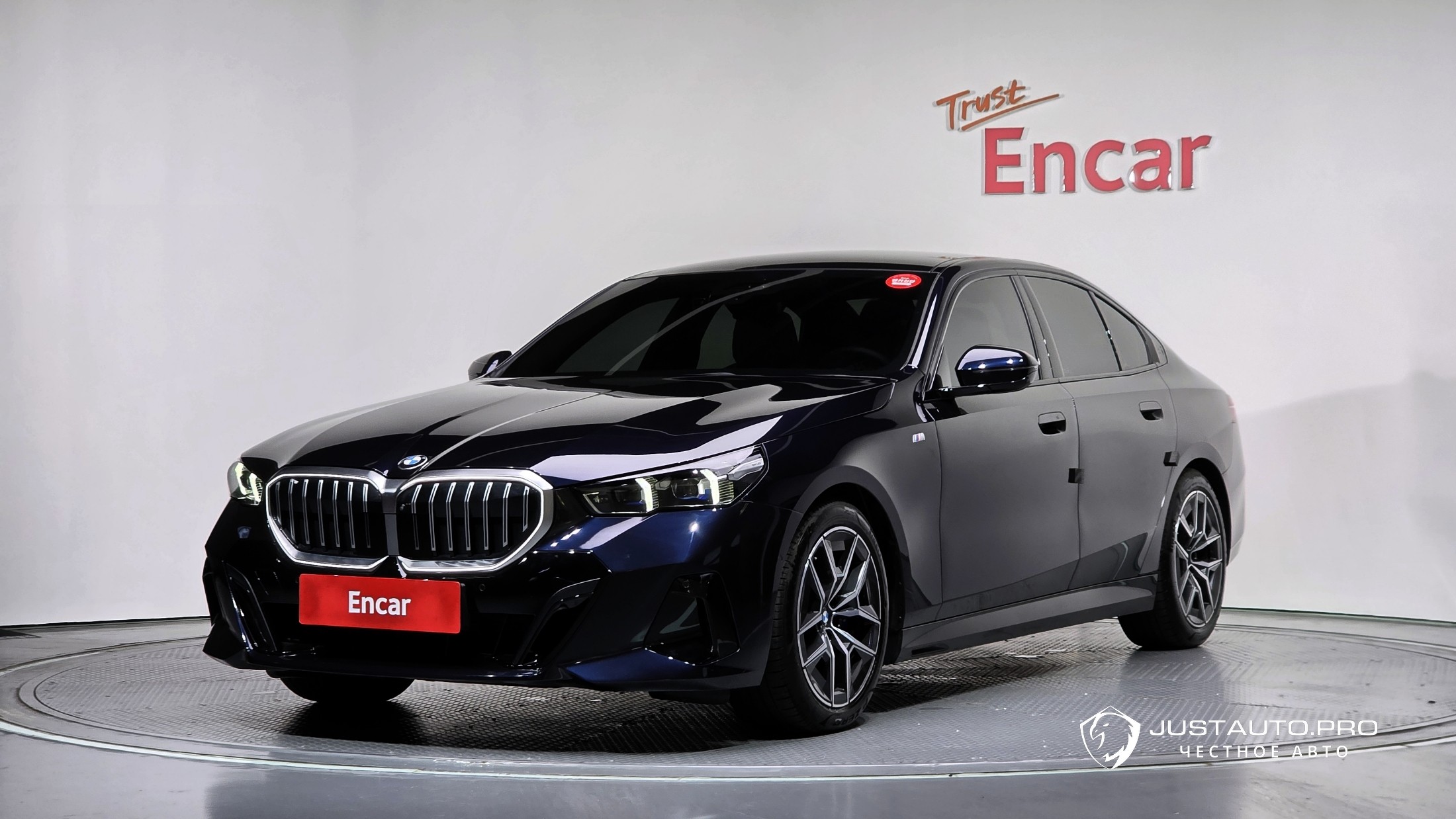 Автомобиль BMW 5-Series