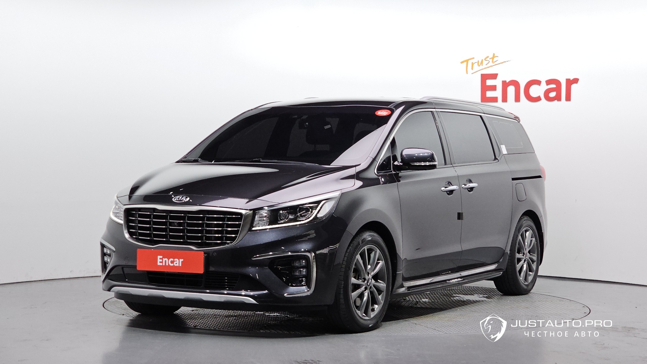 Автомобиль Kia Canival