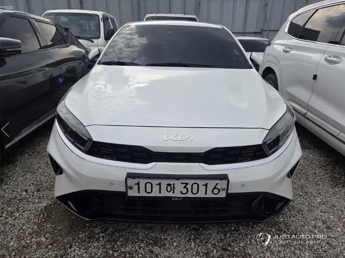 Автомобиль Kia K3
