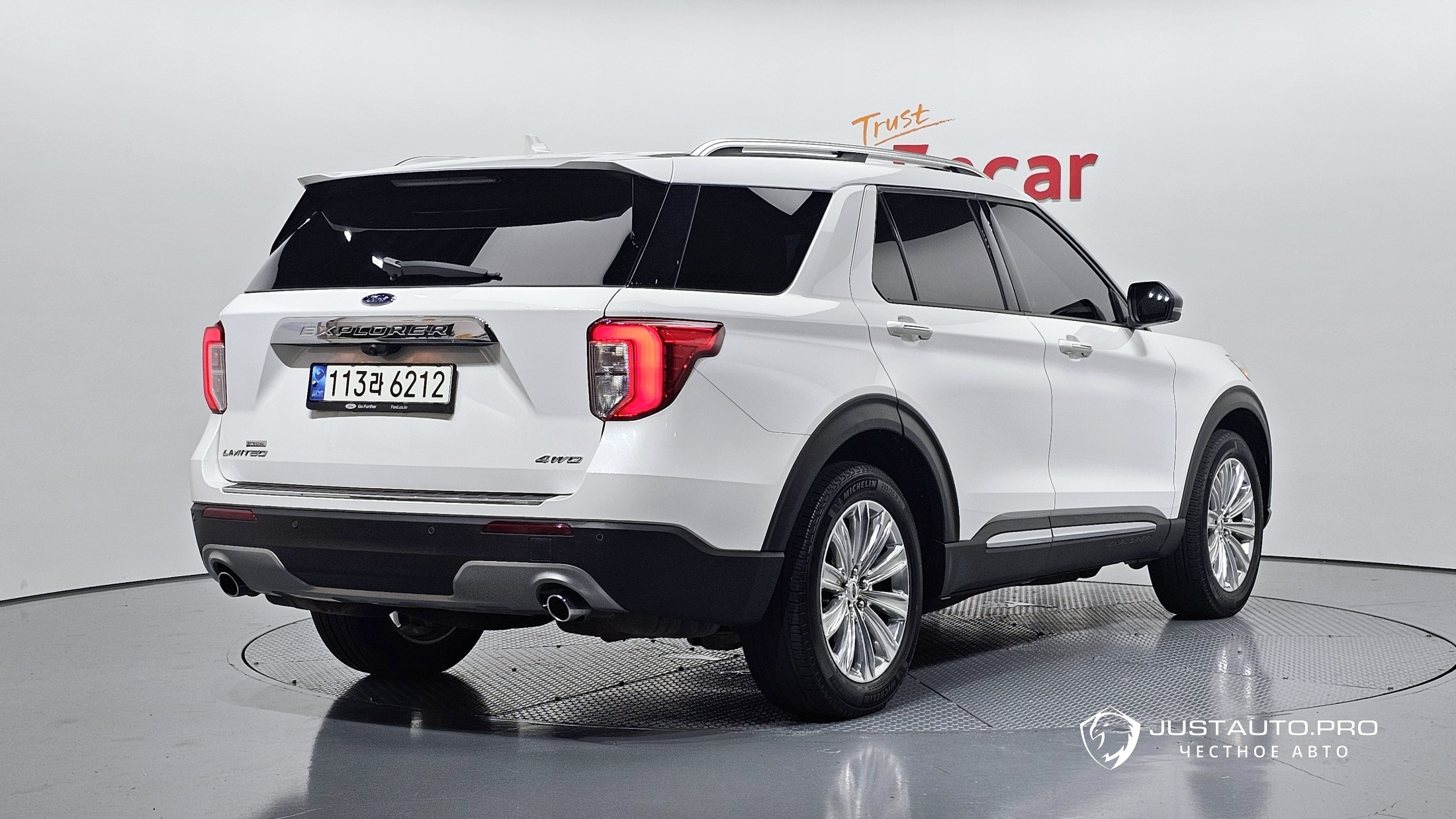 Автомобиль Ford Explorer
