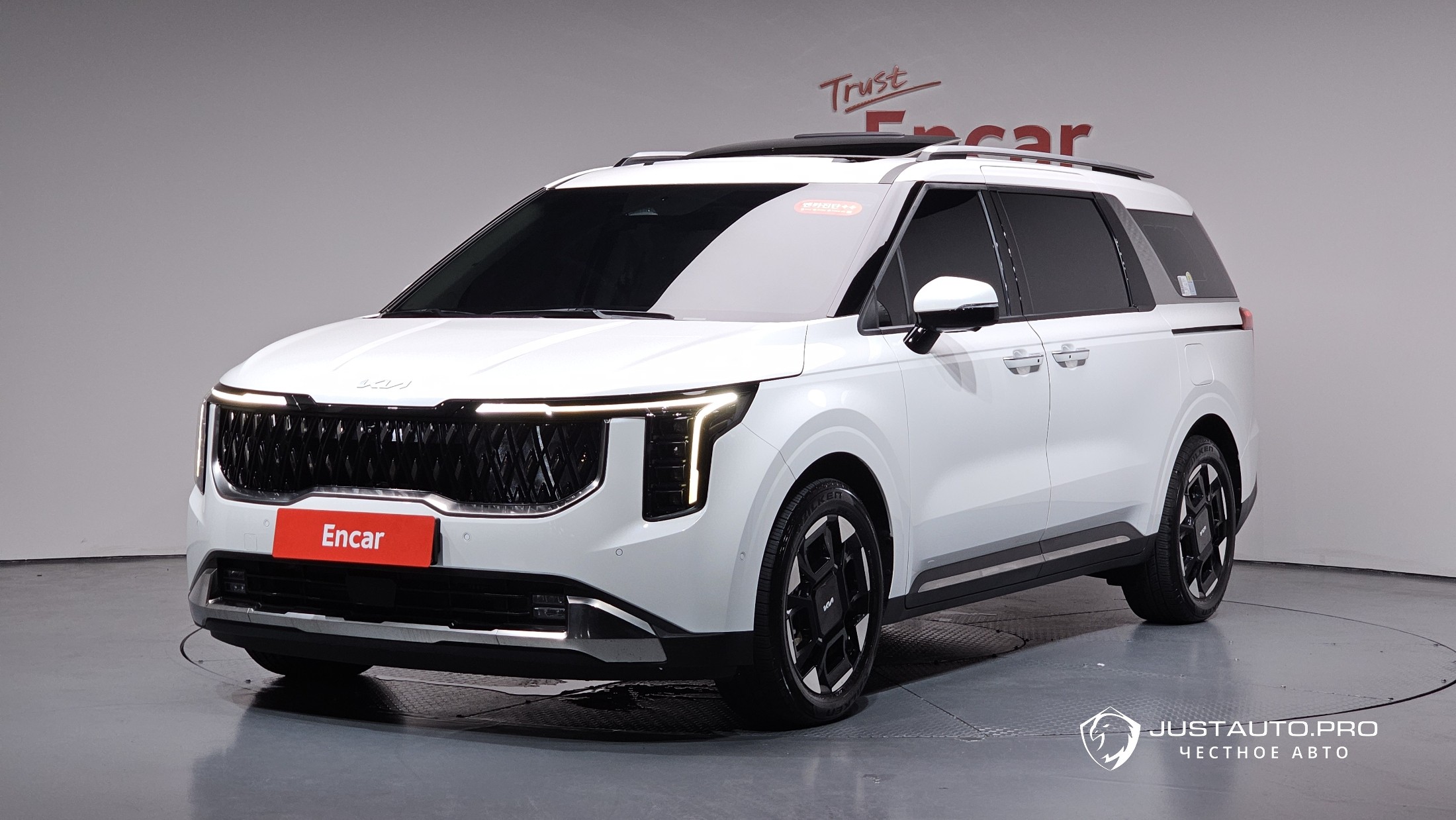 Автомобиль Kia Canival
