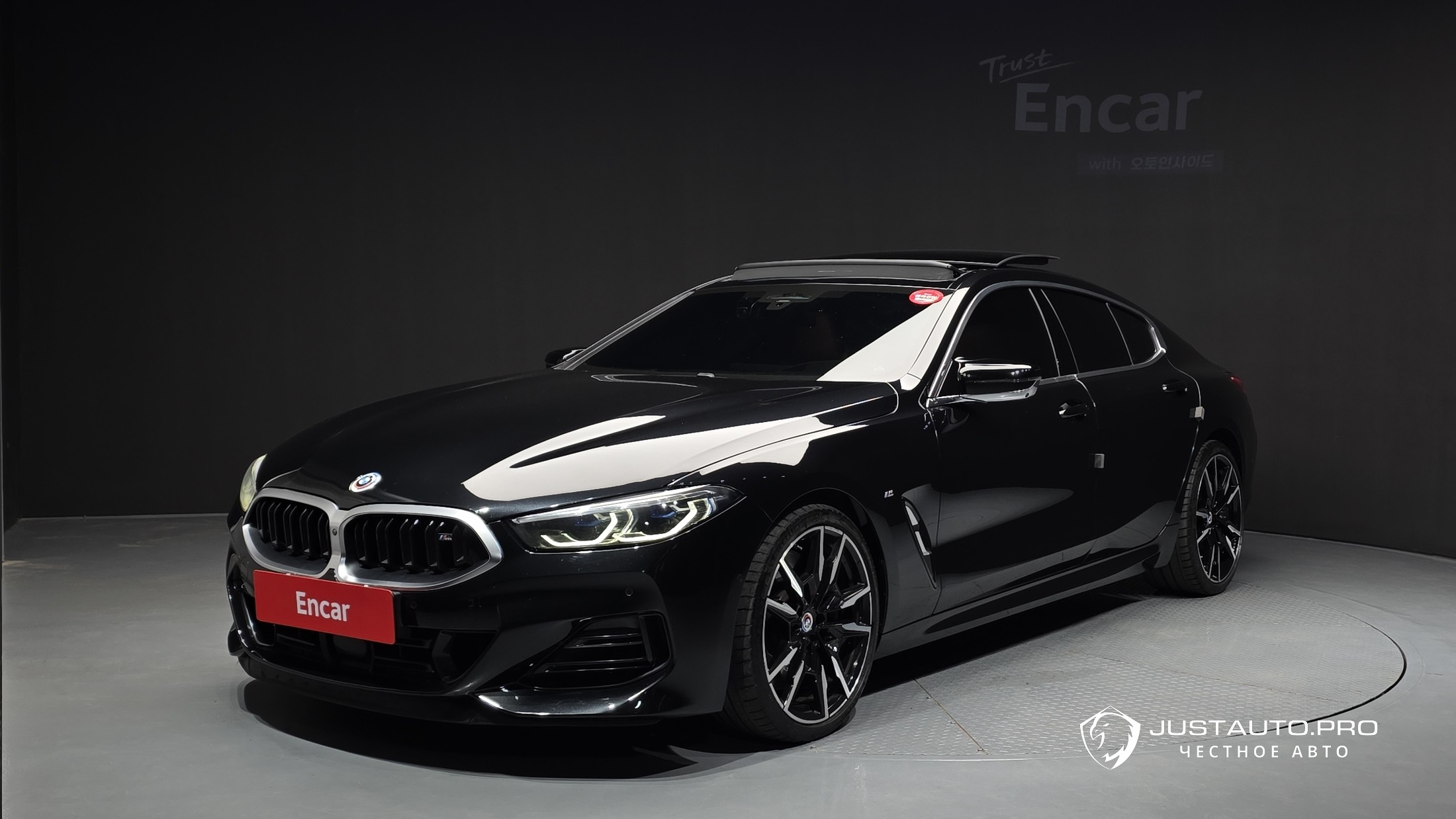 Автомобиль BMW 8-Series
