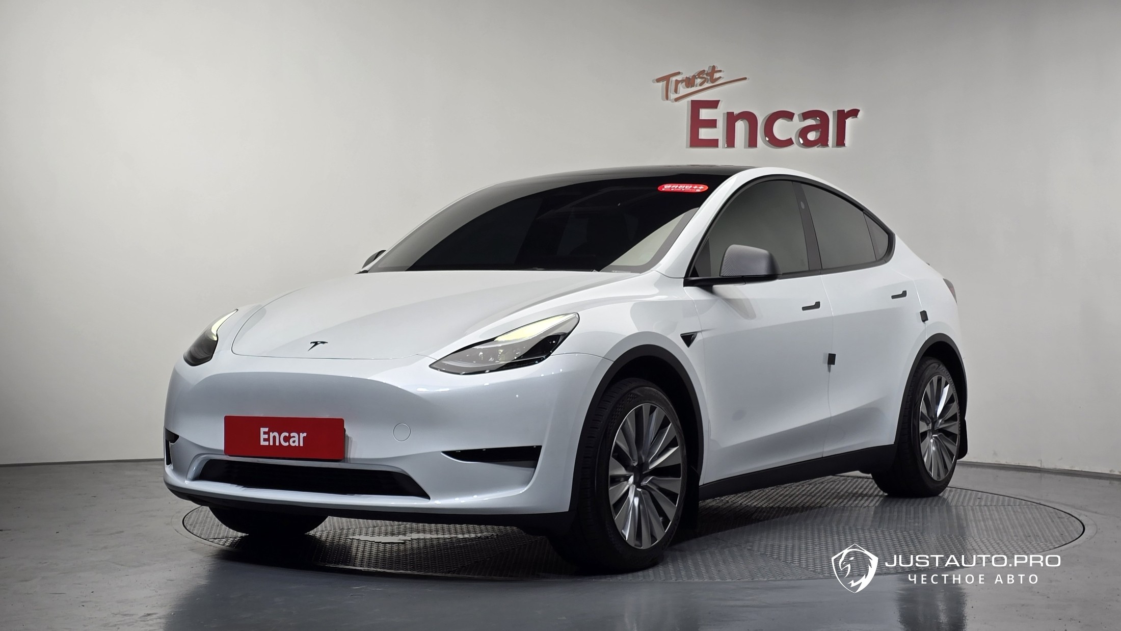 Автомобиль Tesla Model Y