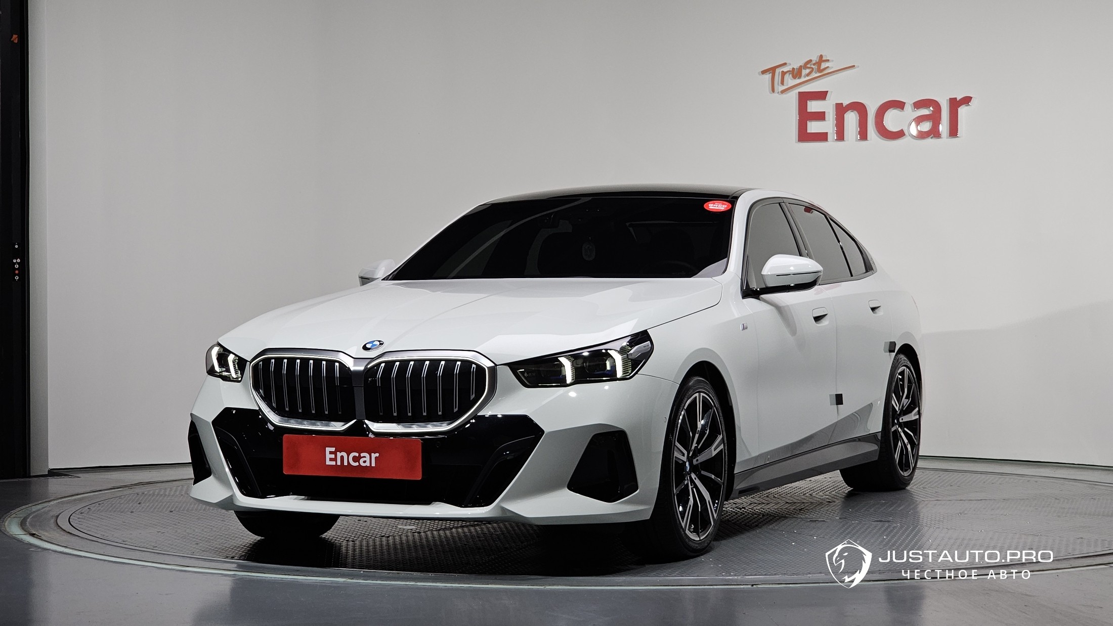 Автомобиль BMW 5-Series