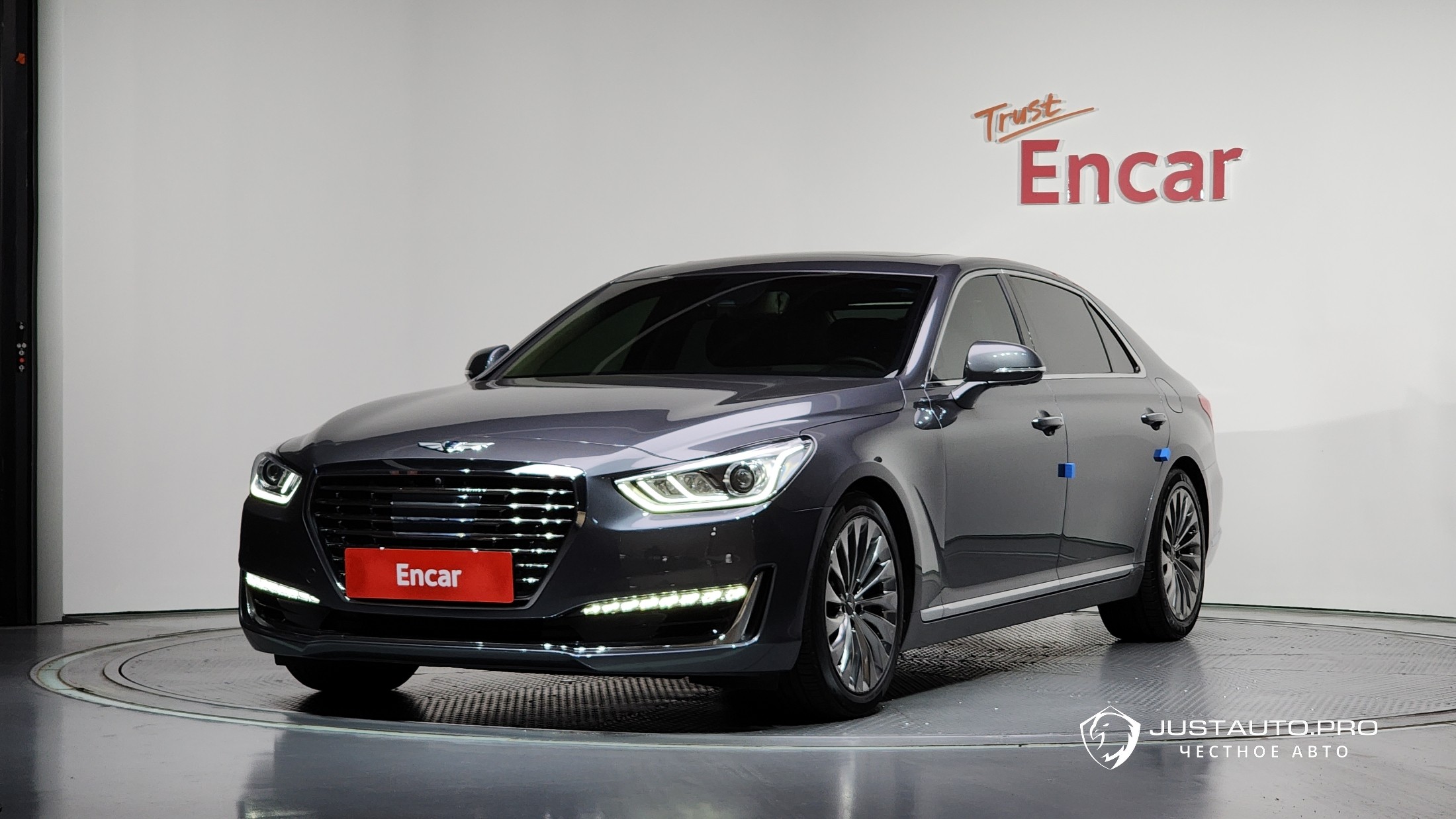 Автомобиль Genesis EQ900