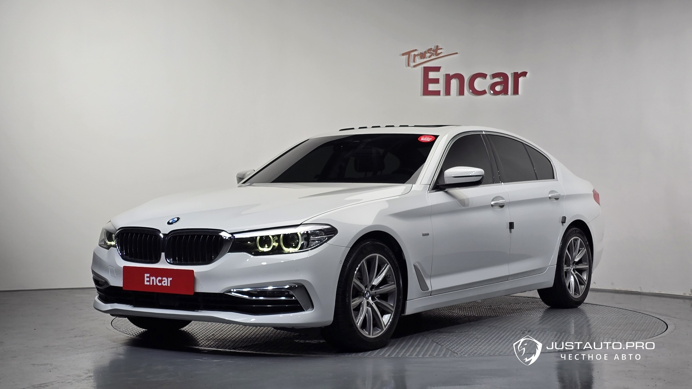Автомобиль BMW 5-Series