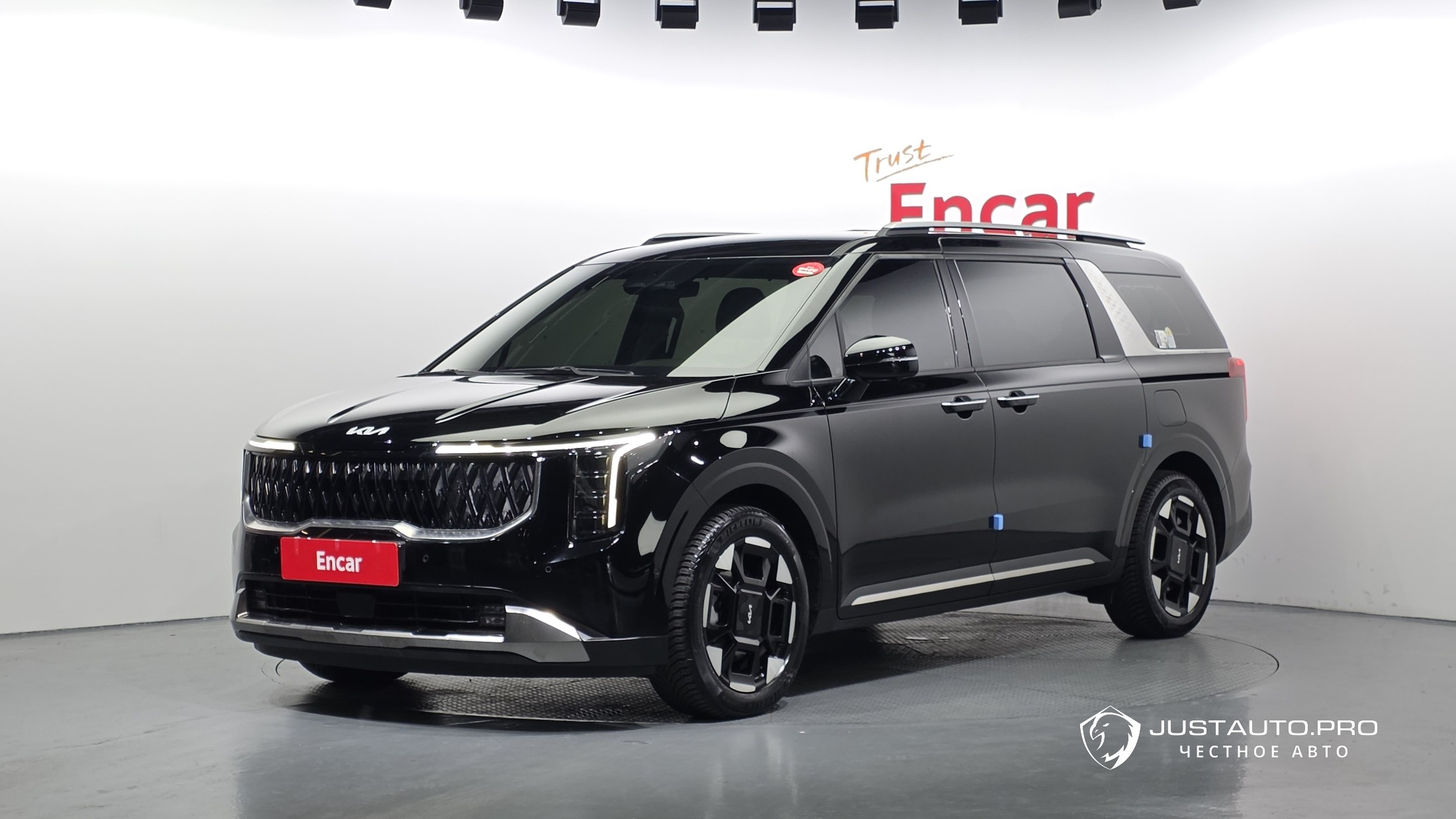 Автомобиль Kia Canival