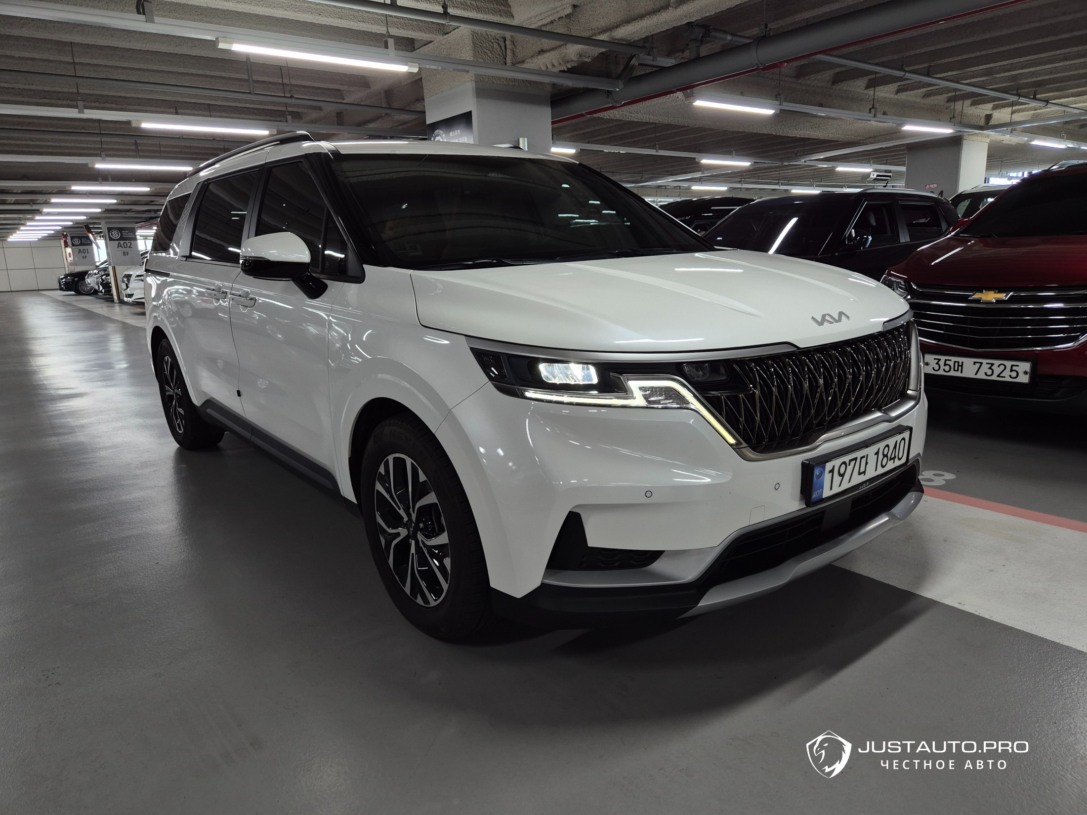 Автомобиль Kia Canival