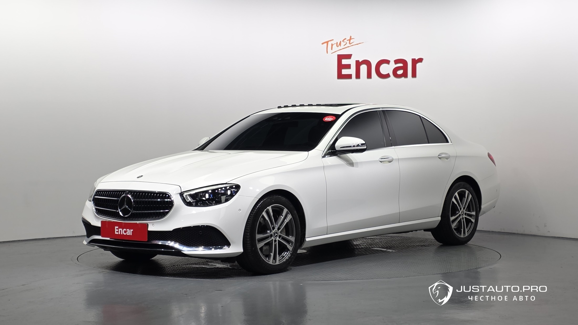 Автомобиль Mercedes-Benz E-Class