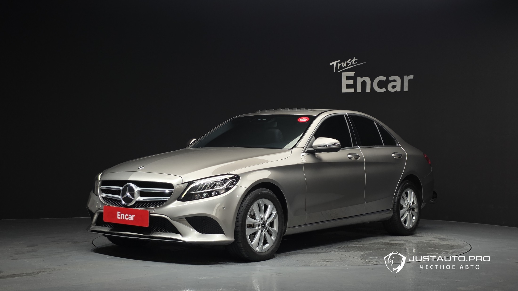 Автомобиль Mercedes-Benz C-Class