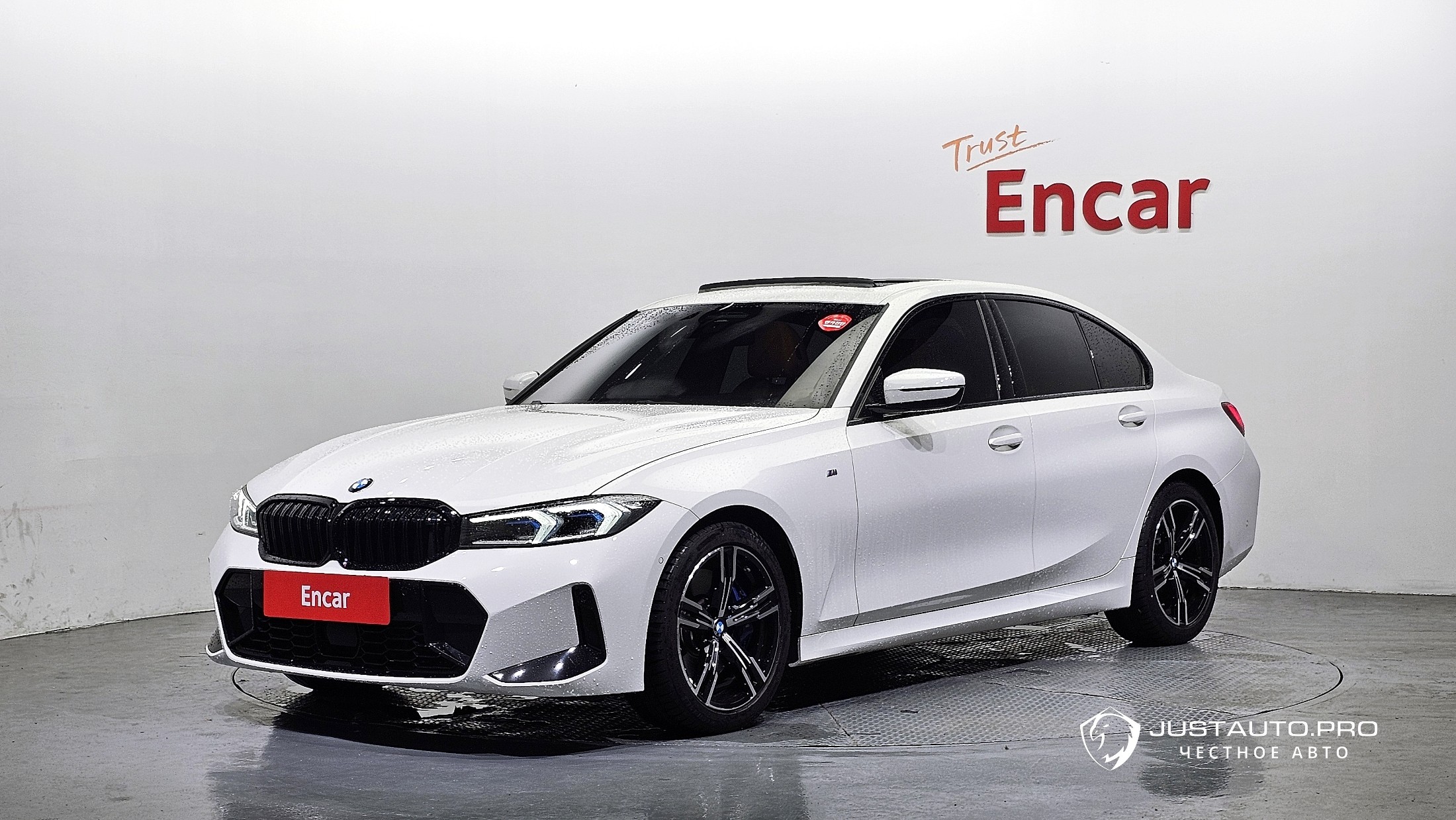 Автомобиль BMW 3-Series