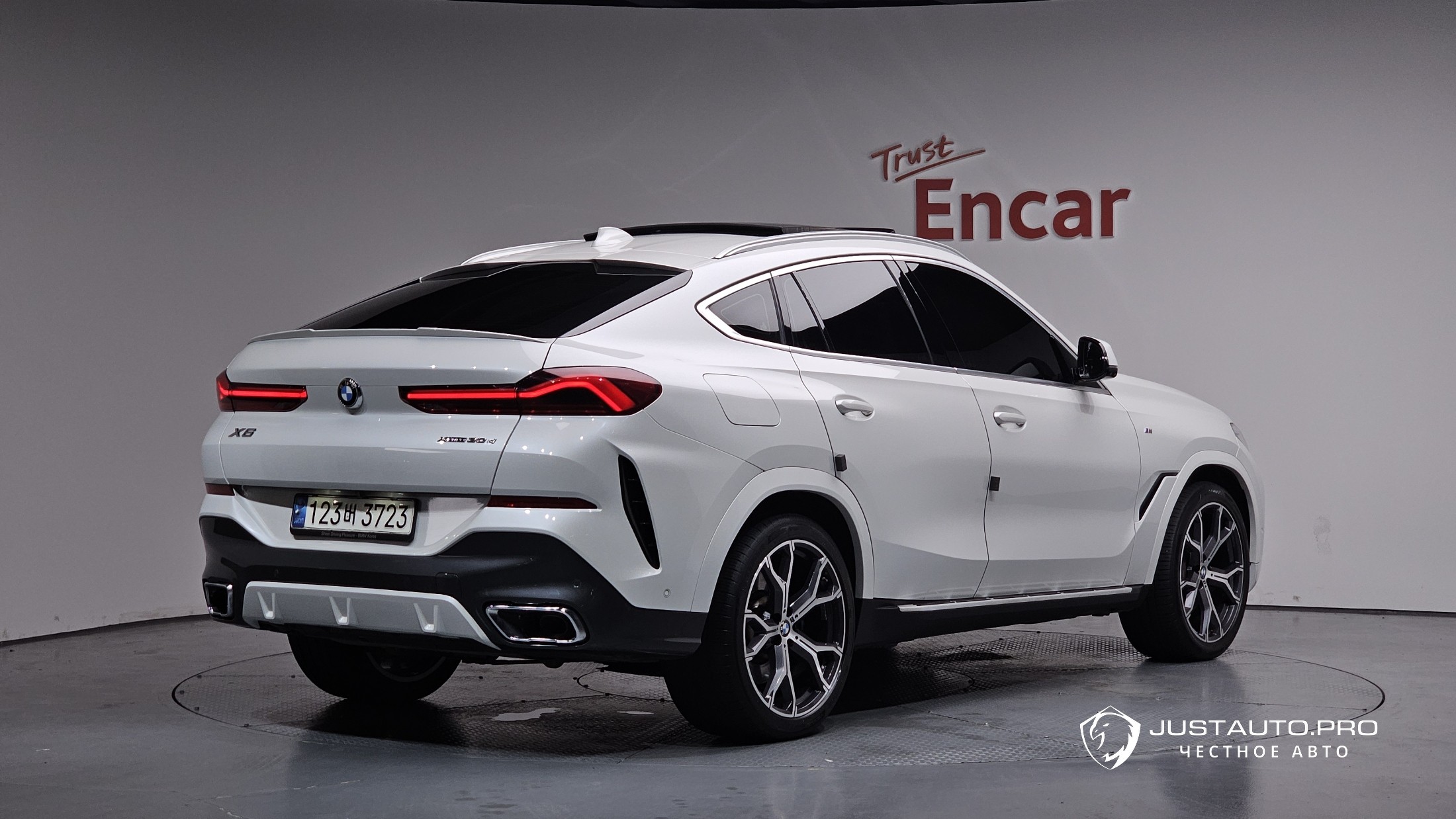 Автомобиль BMW X6