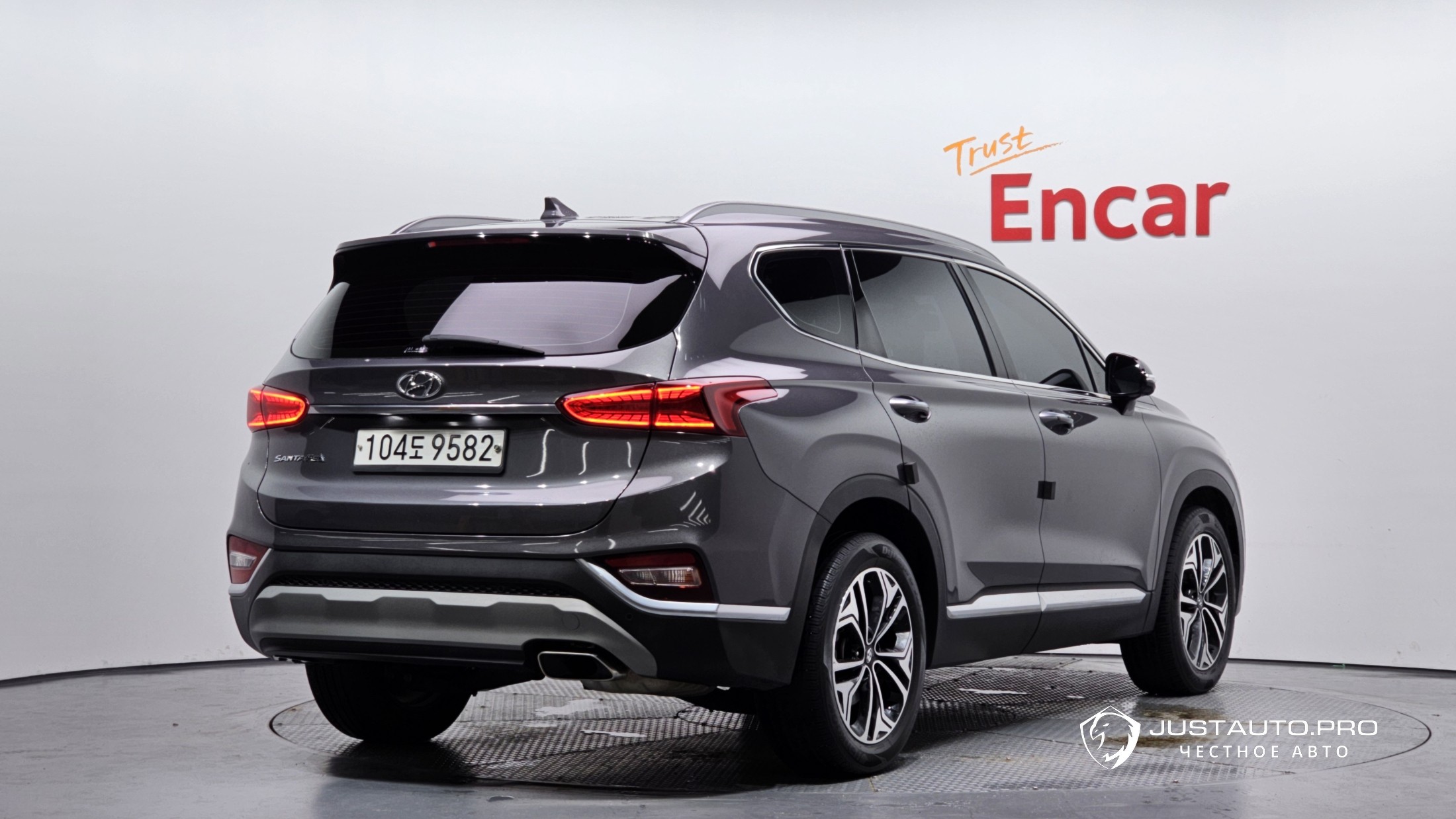 Автомобиль Hyundai Santafe