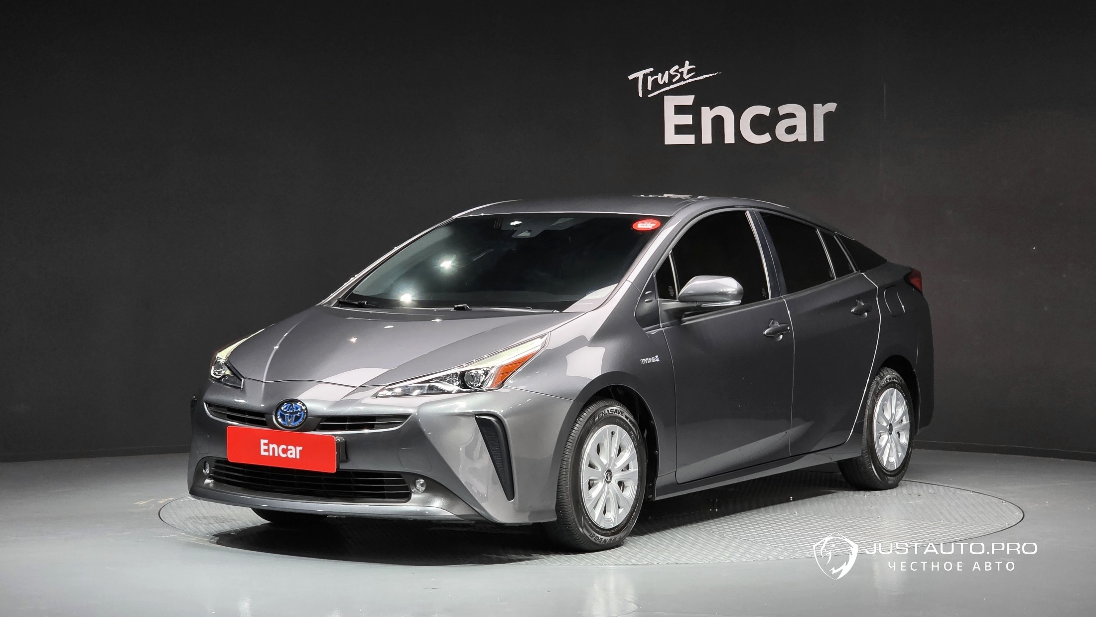Автомобиль Toyota Prius