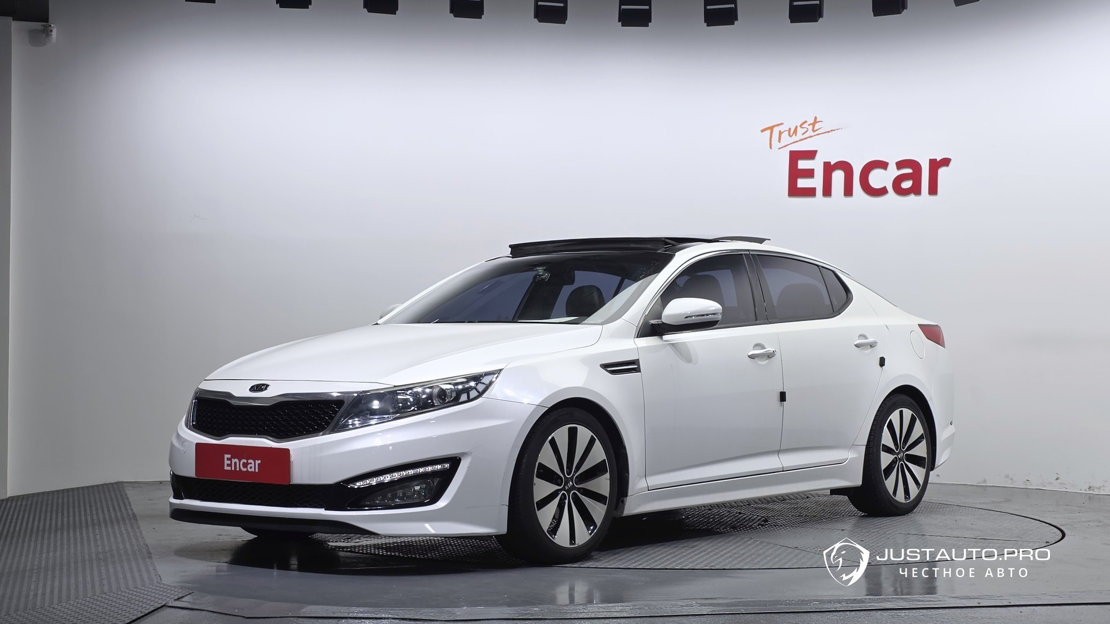 Автомобиль Kia K5