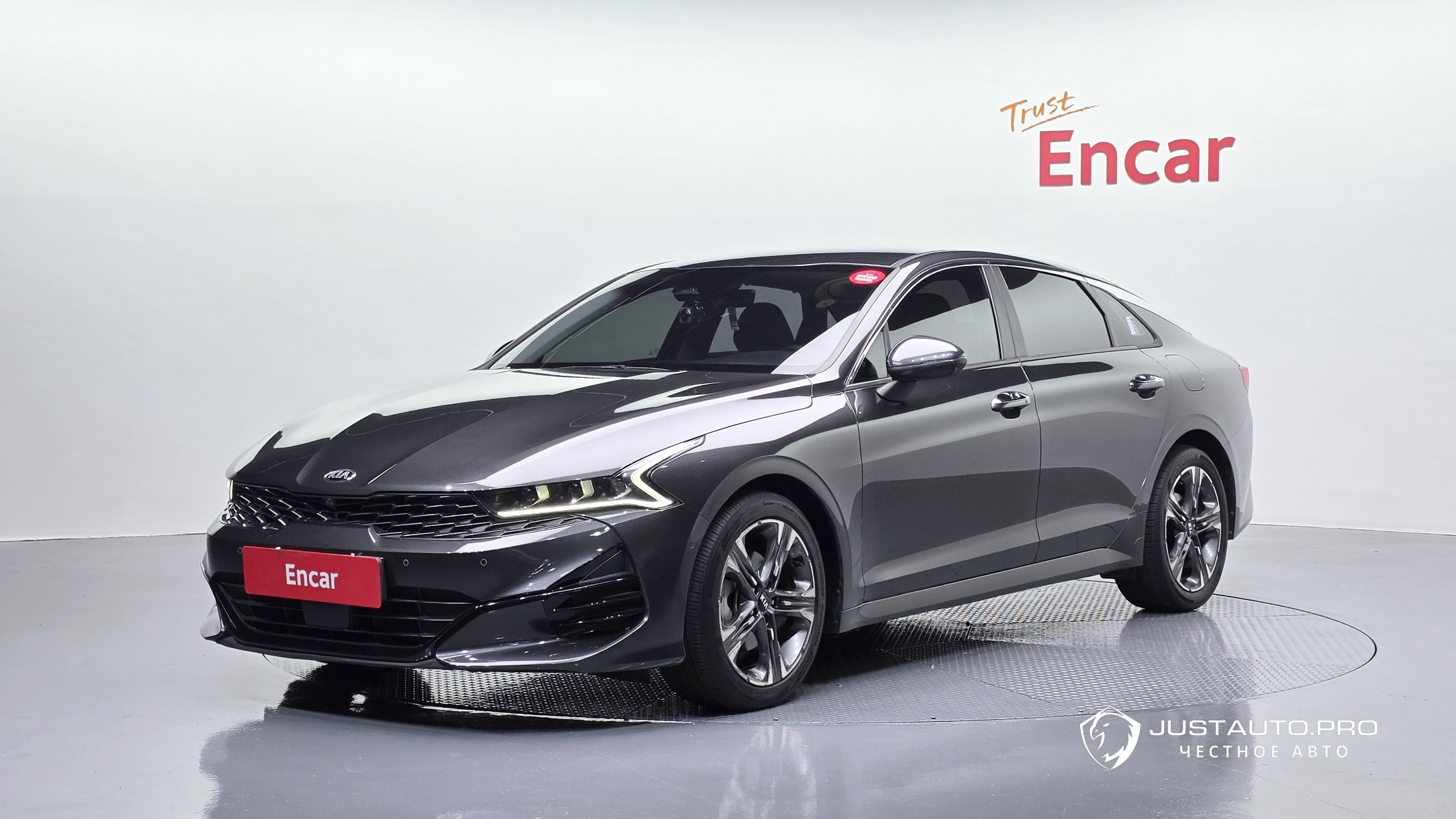 Автомобиль Kia K5