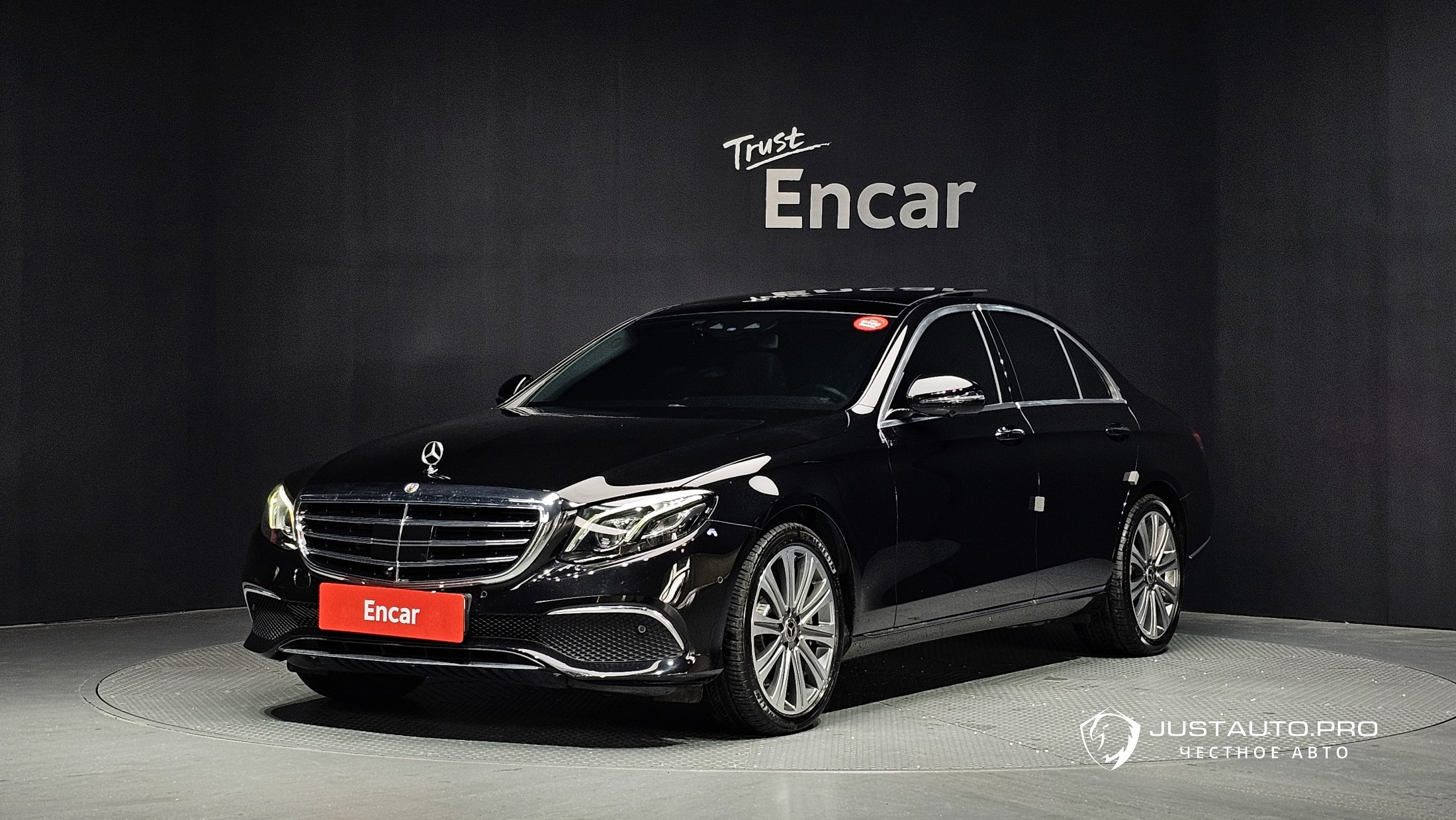 Автомобиль Mercedes-Benz E-Class
