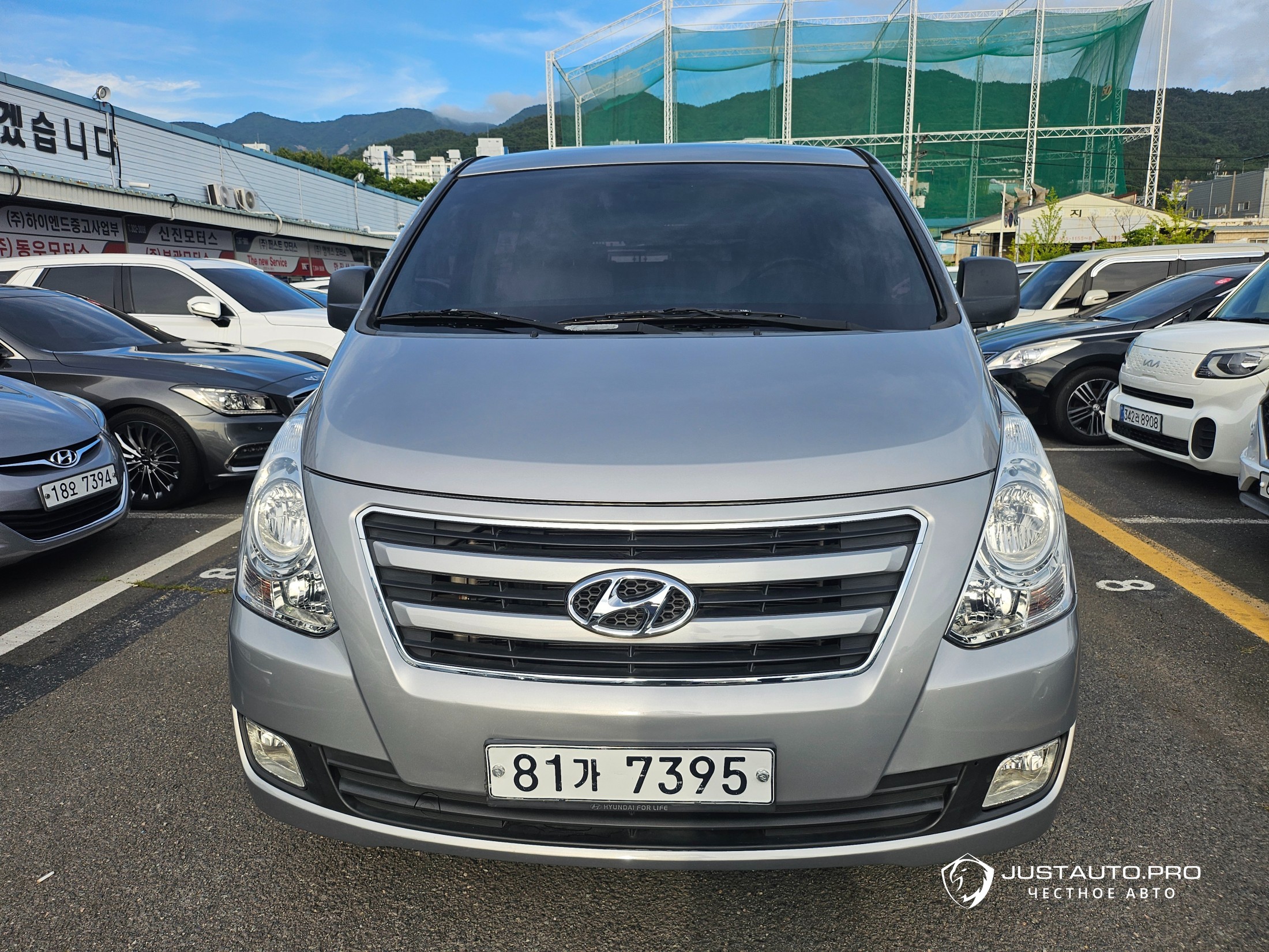 Автомобиль Hyundai Starex