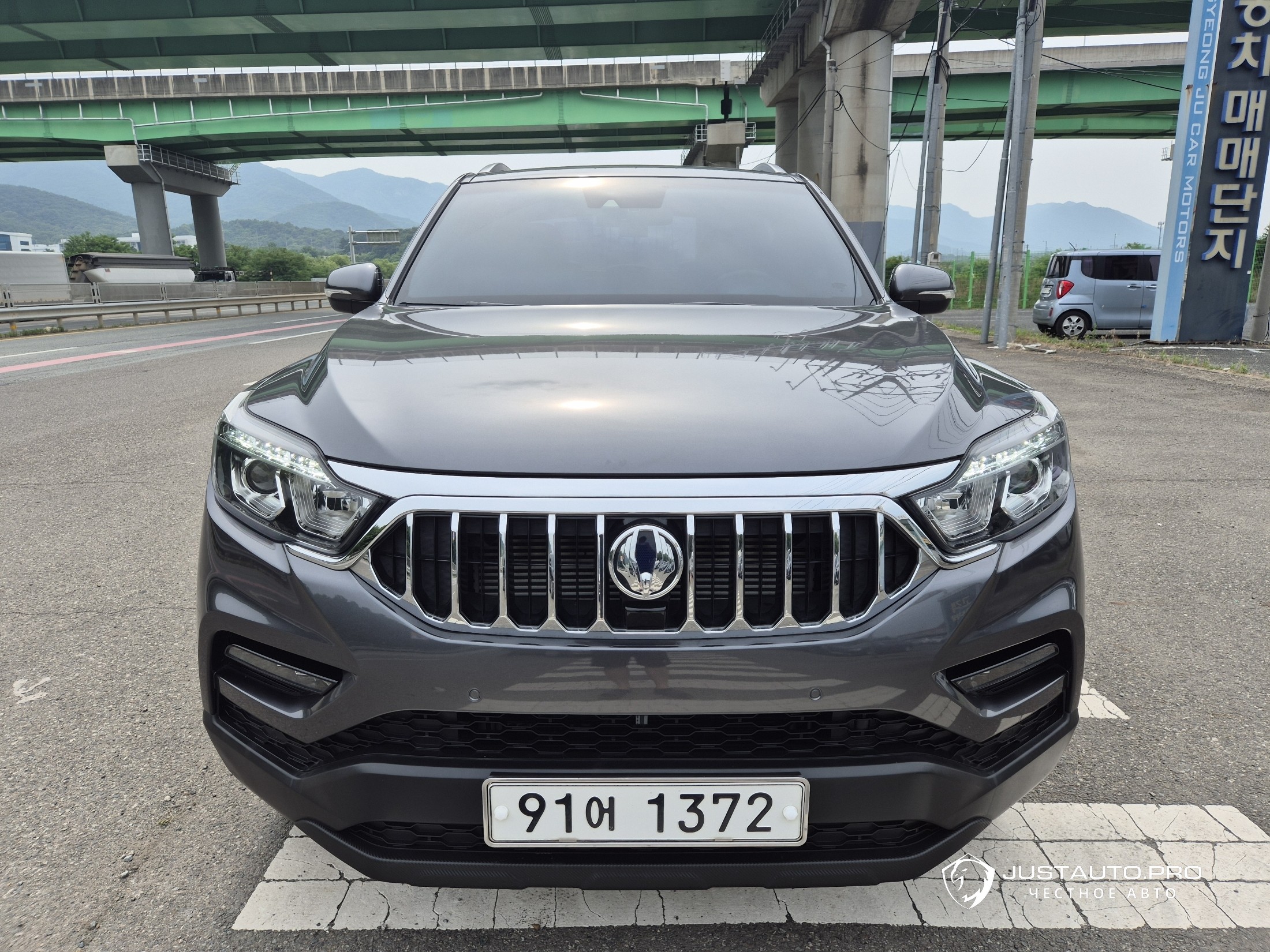 Автомобиль KG_Mobility_Ssangyong Rexton