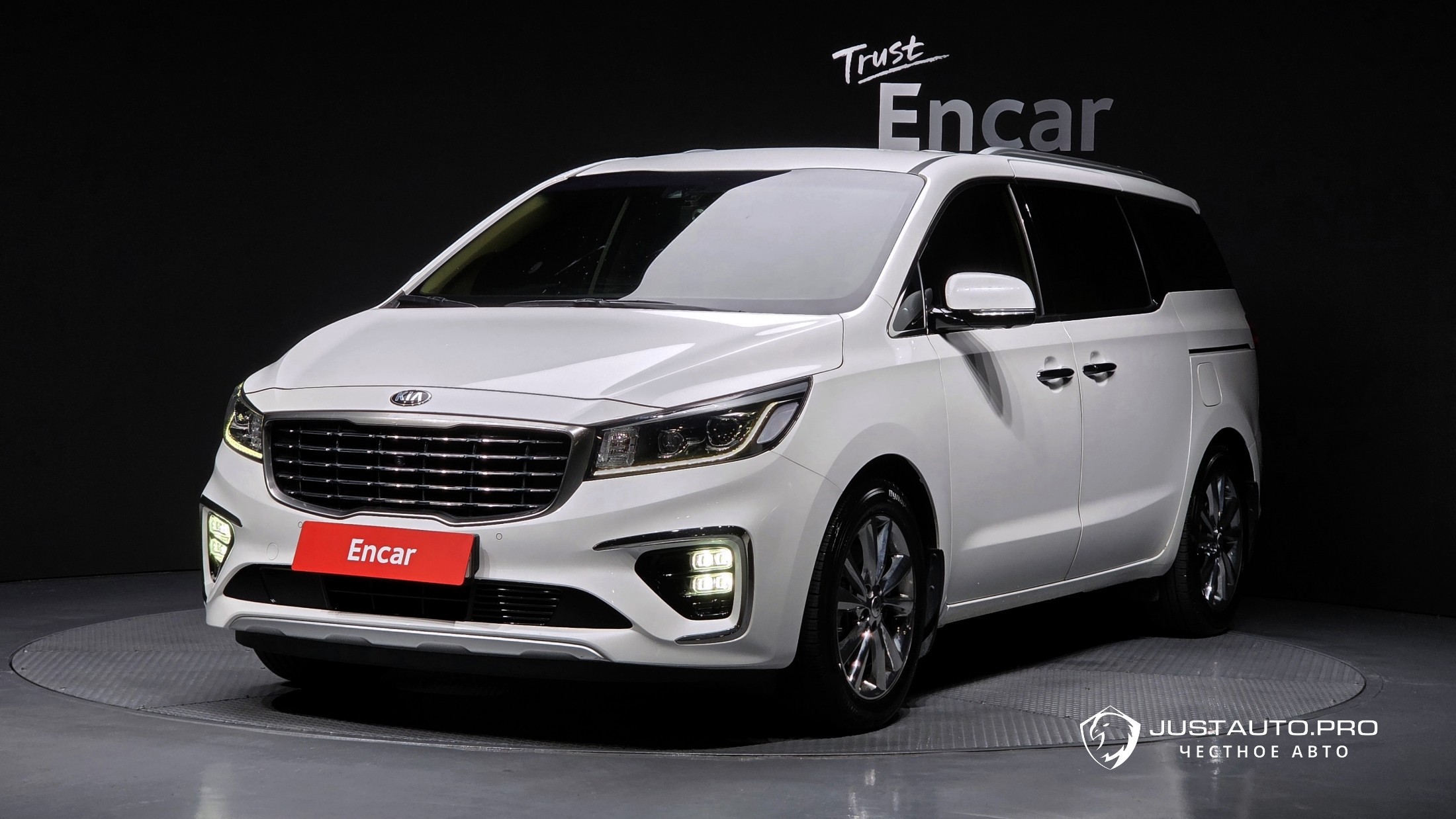Автомобиль Kia Canival