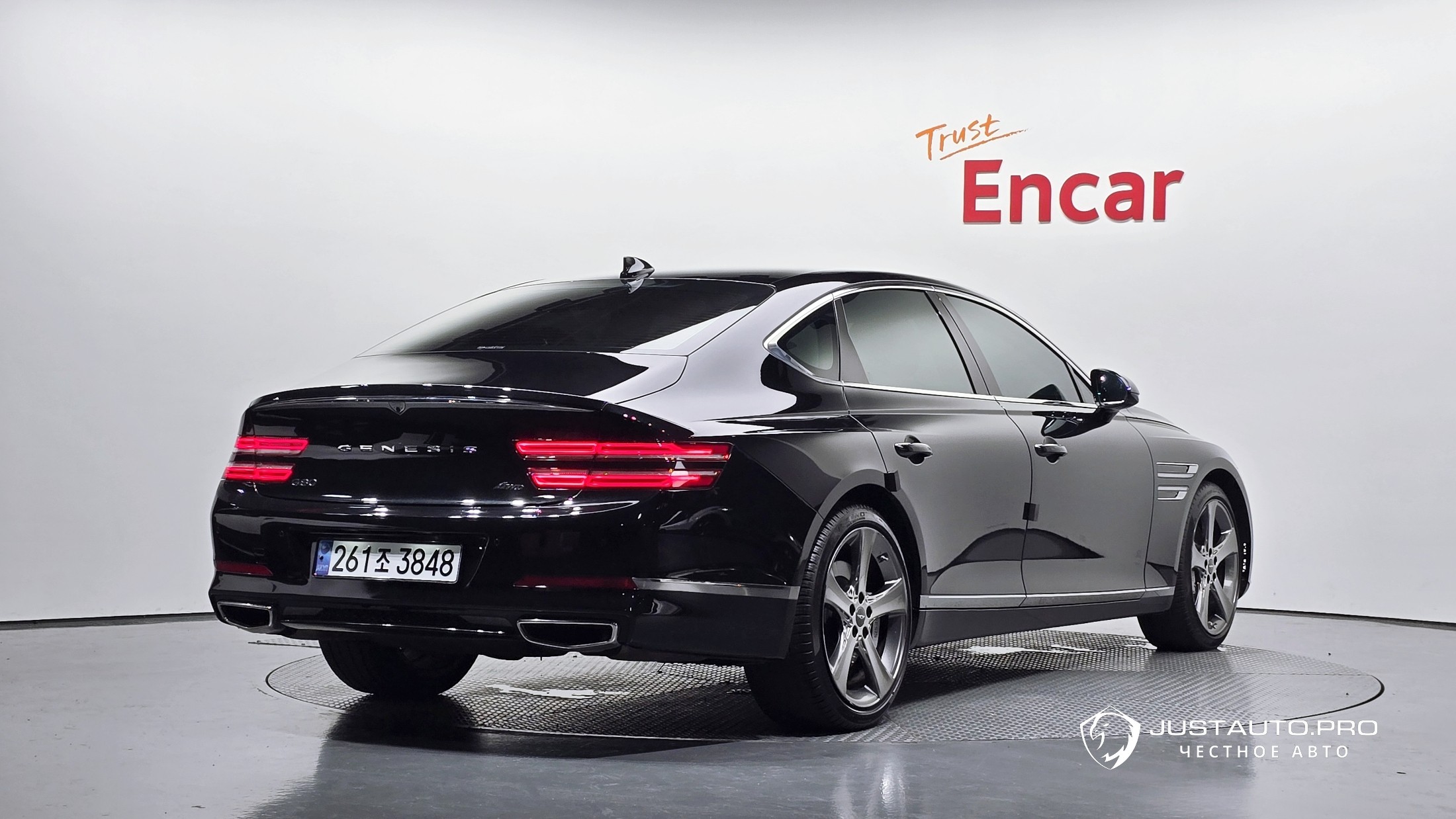 Автомобиль Genesis G80