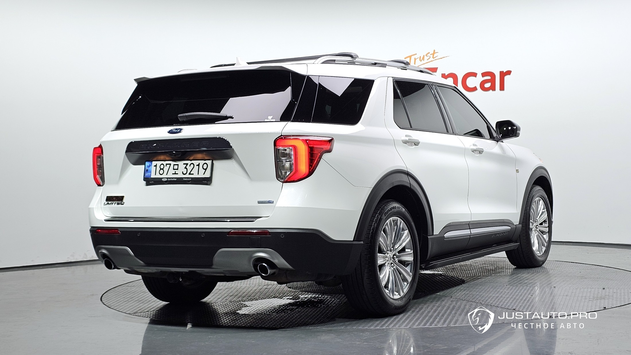 Автомобиль Ford Explorer
