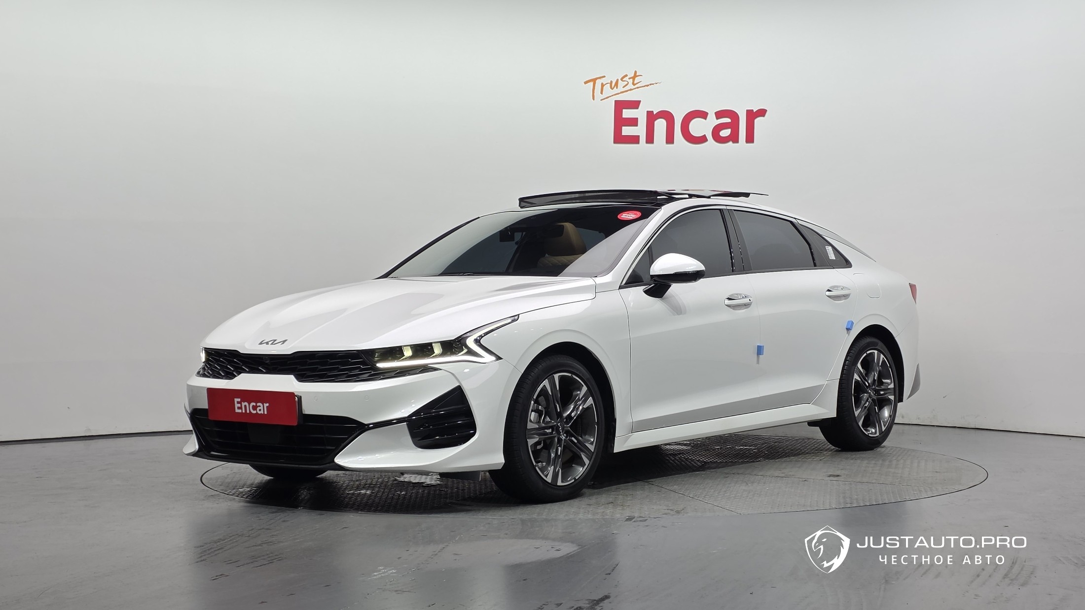 Автомобиль Kia K5