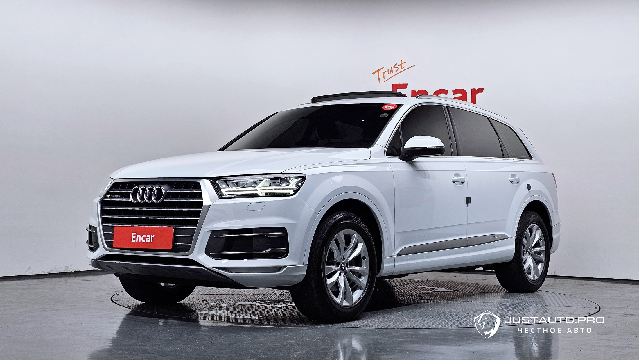 Автомобиль Audi Q7