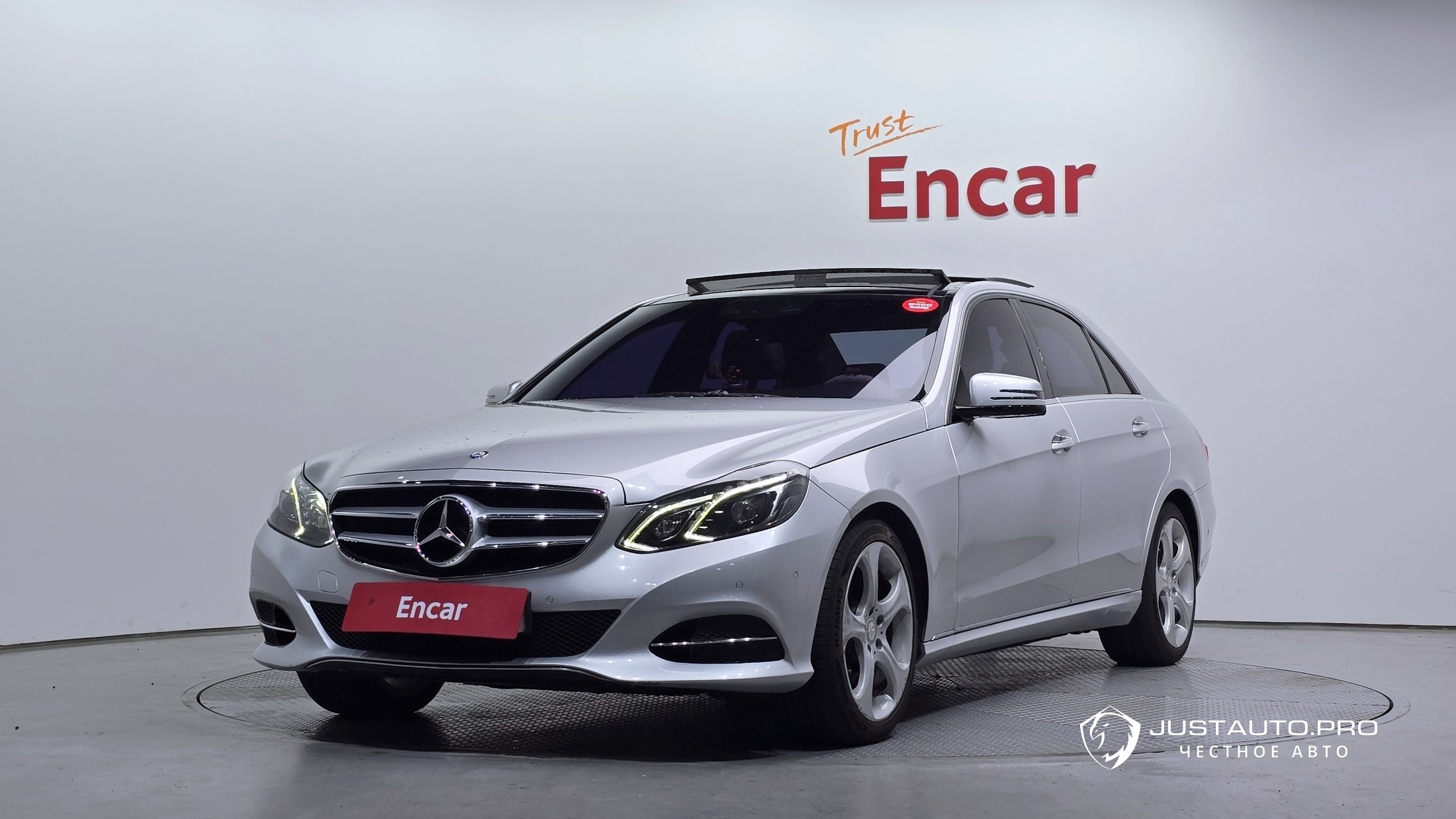 Автомобиль Mercedes-Benz E-Class