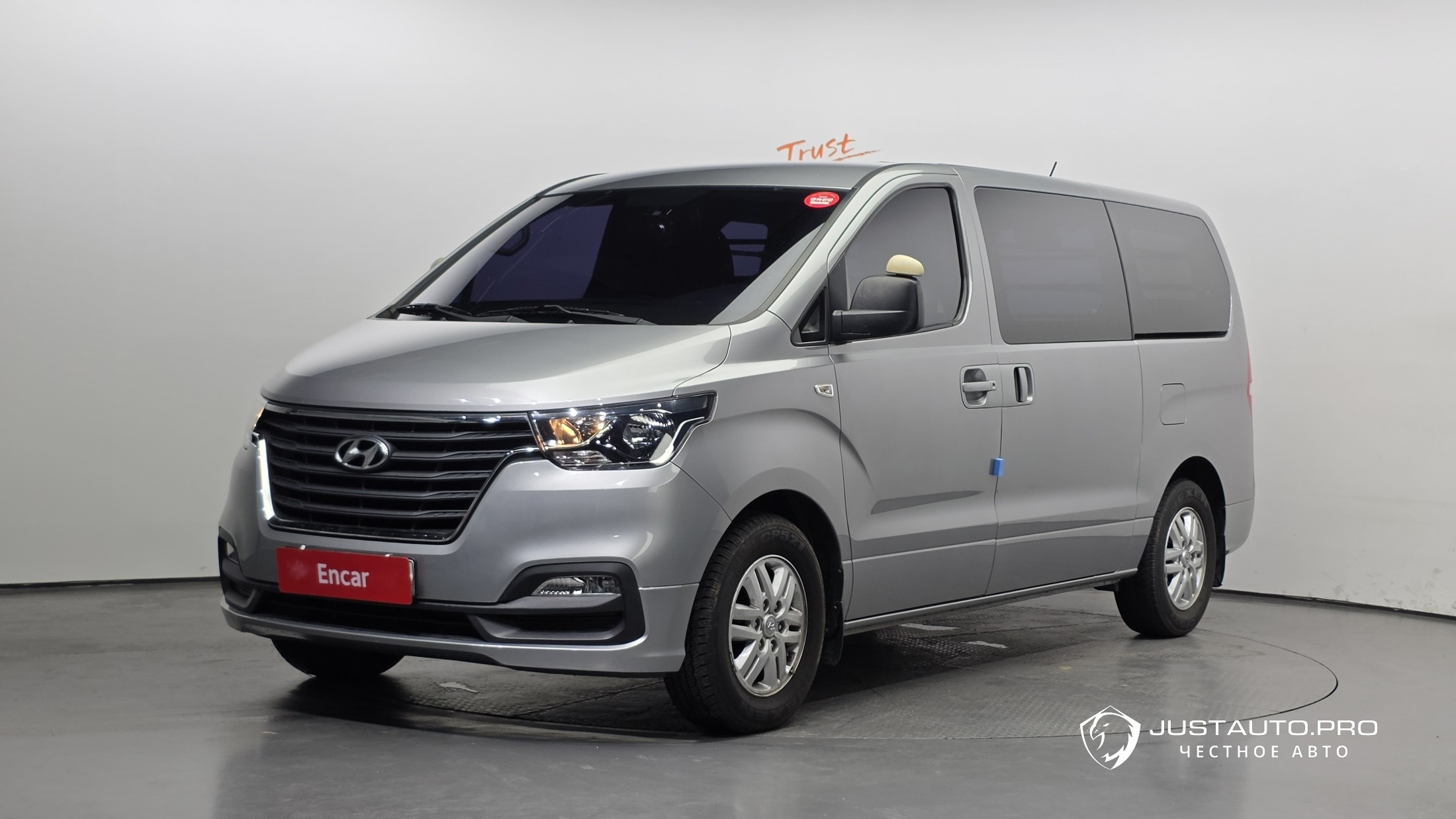Автомобиль Hyundai Starex