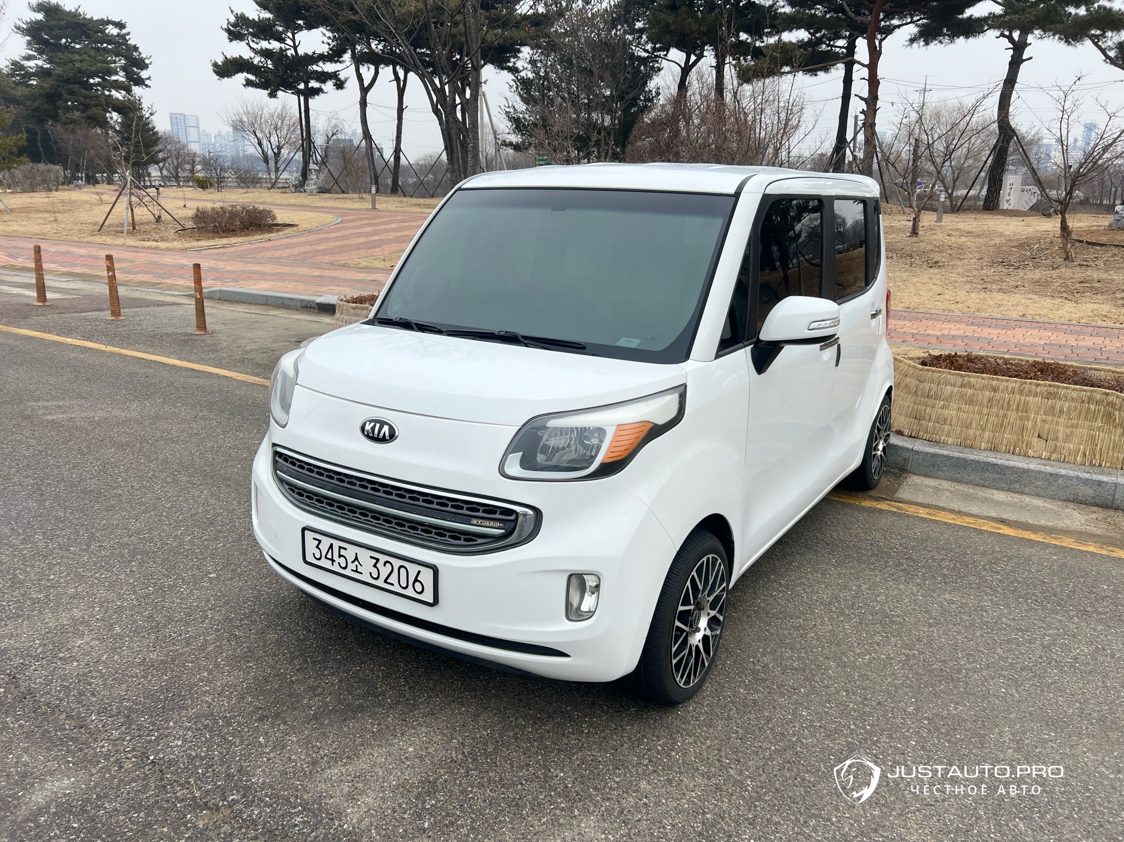 Автомобиль Kia RAY