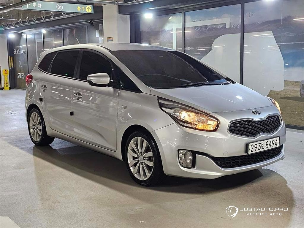 Автомобиль Kia Carens