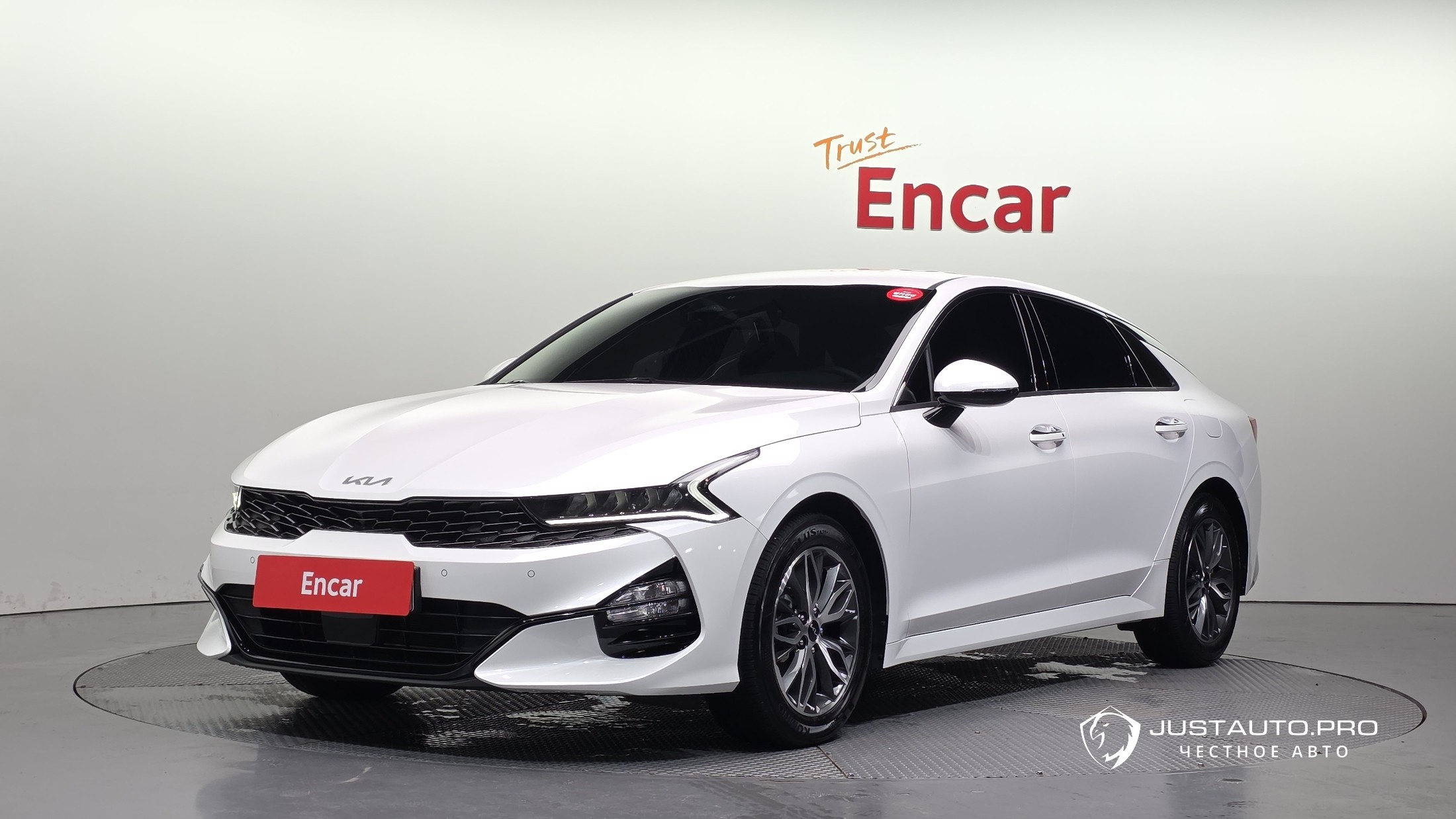 Автомобиль Kia K5