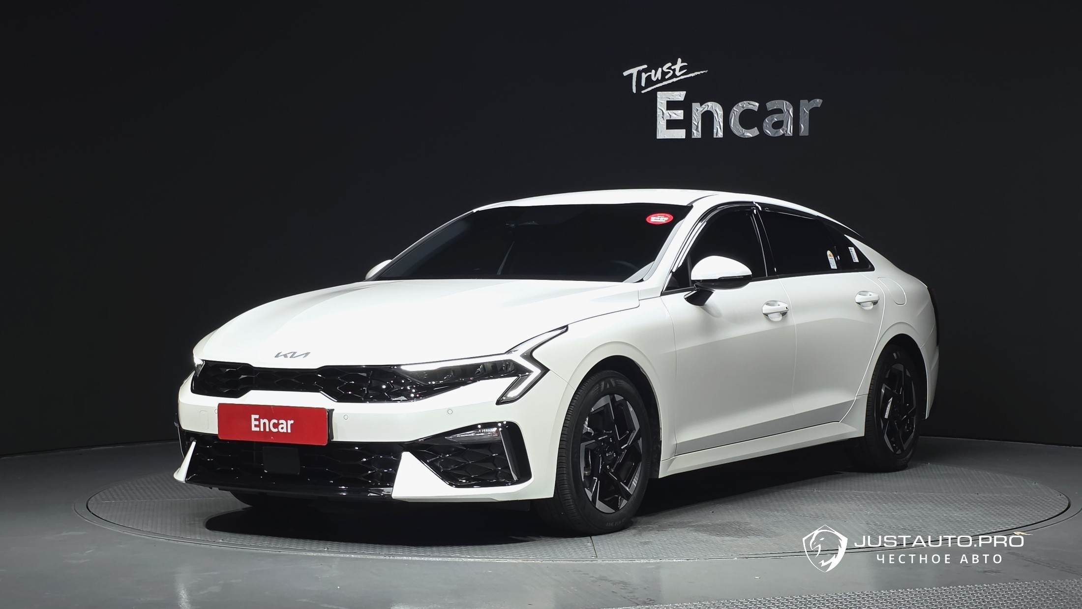 Автомобиль Kia K5